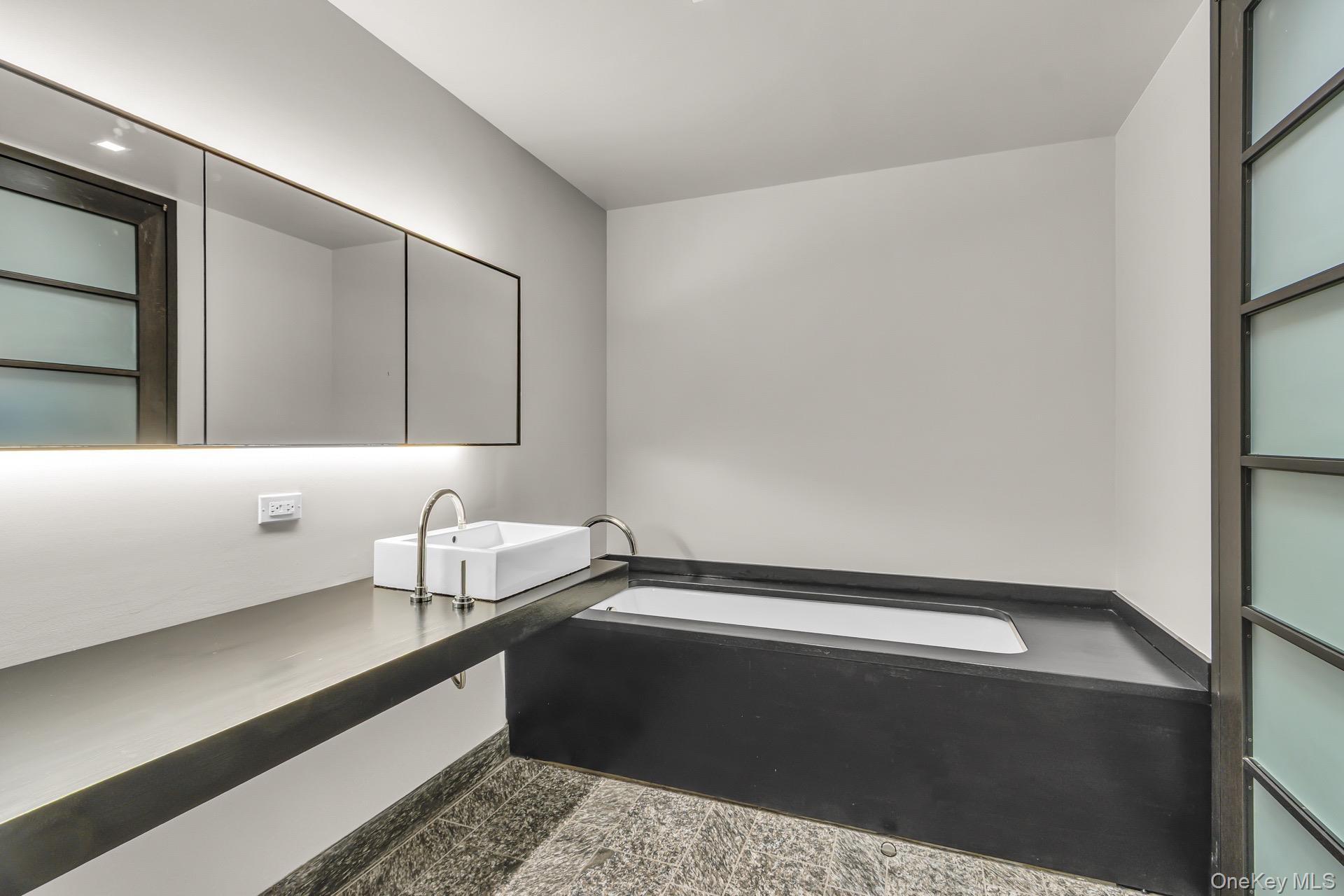 Apartment Pine Street  Manhattan, NY 10005, MLS-1006616-12