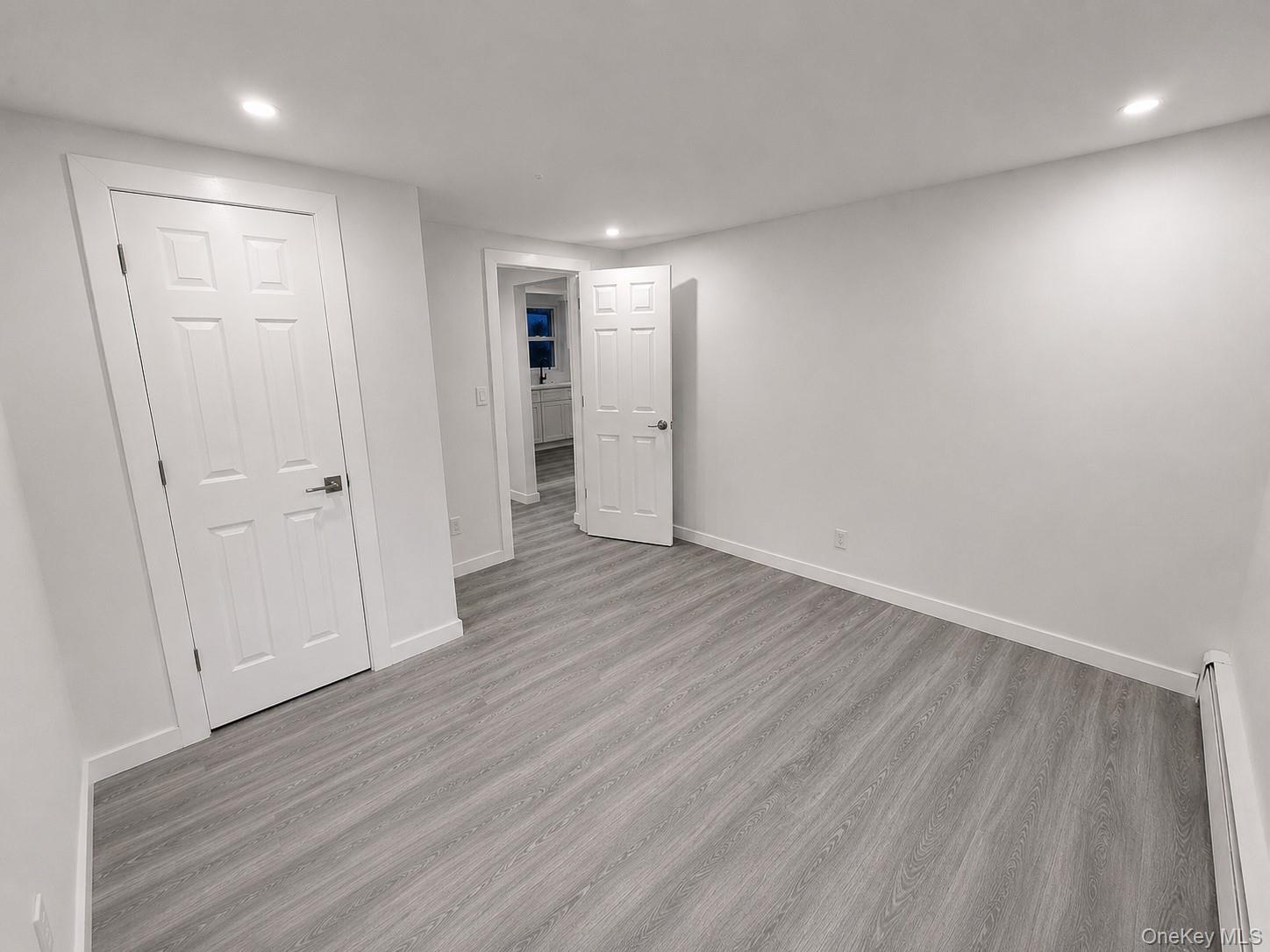 Single Family Merrick Road  Suffolk County, NY 11967, MLS-1006632-10