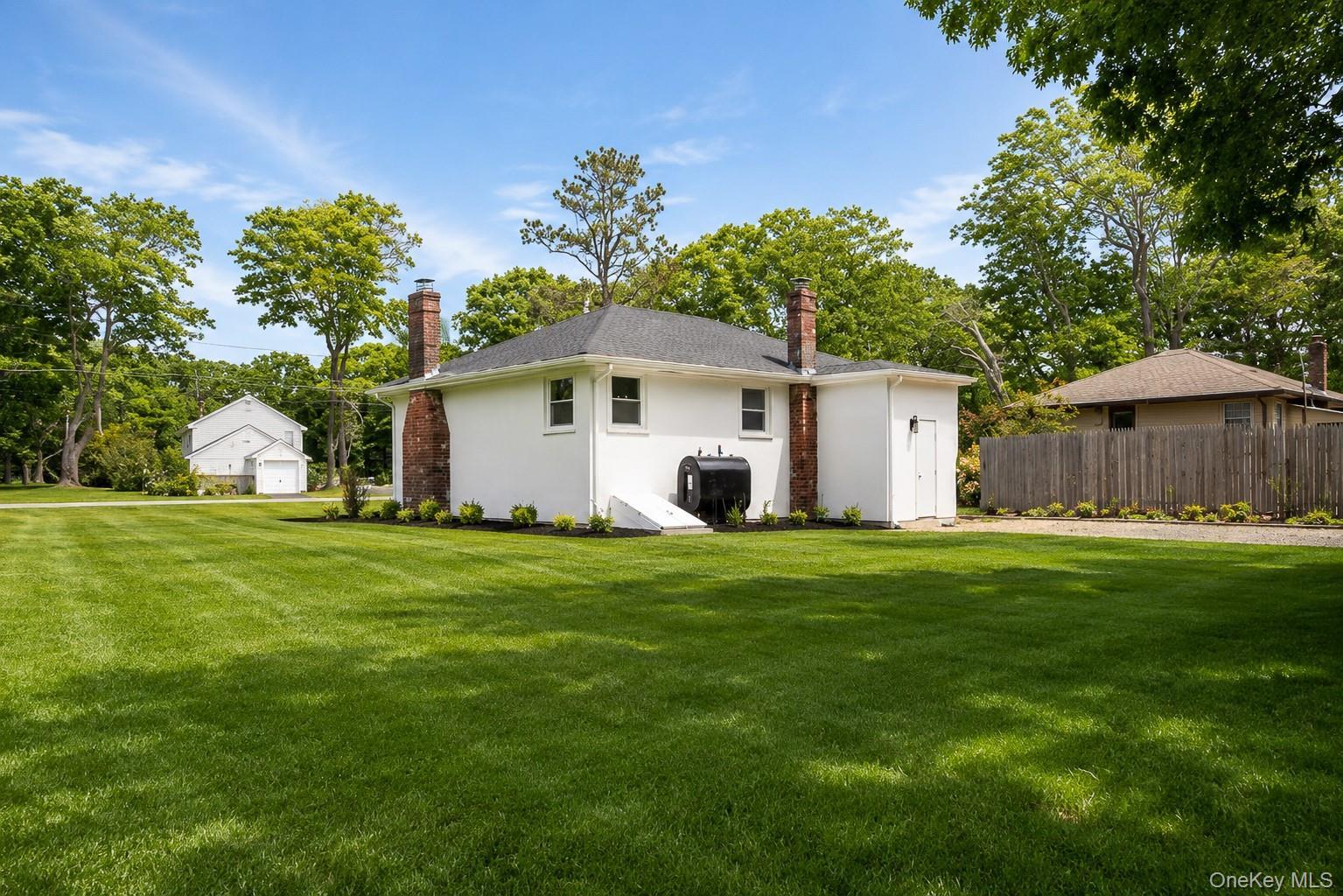 Single Family Merrick Road  Suffolk County, NY 11967, MLS-1006632-4