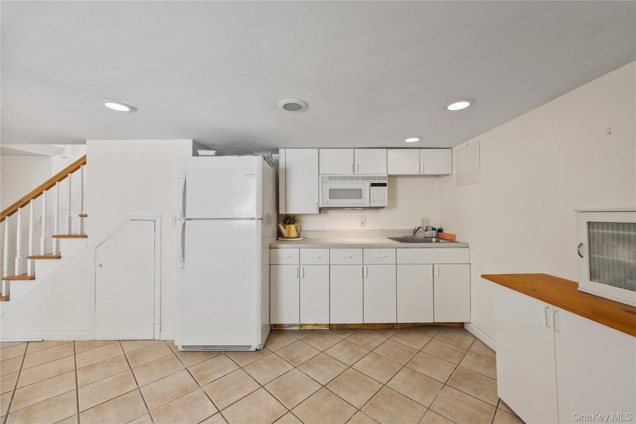 Single Family Revere Bronx, NY 10465, MLS-1006640-21