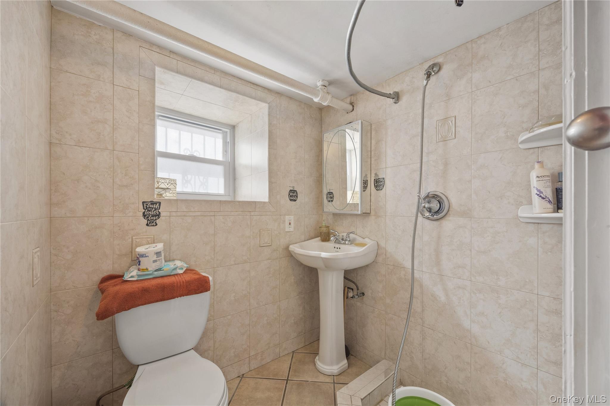 Single Family Revere Bronx, NY 10465, MLS-1006640-22