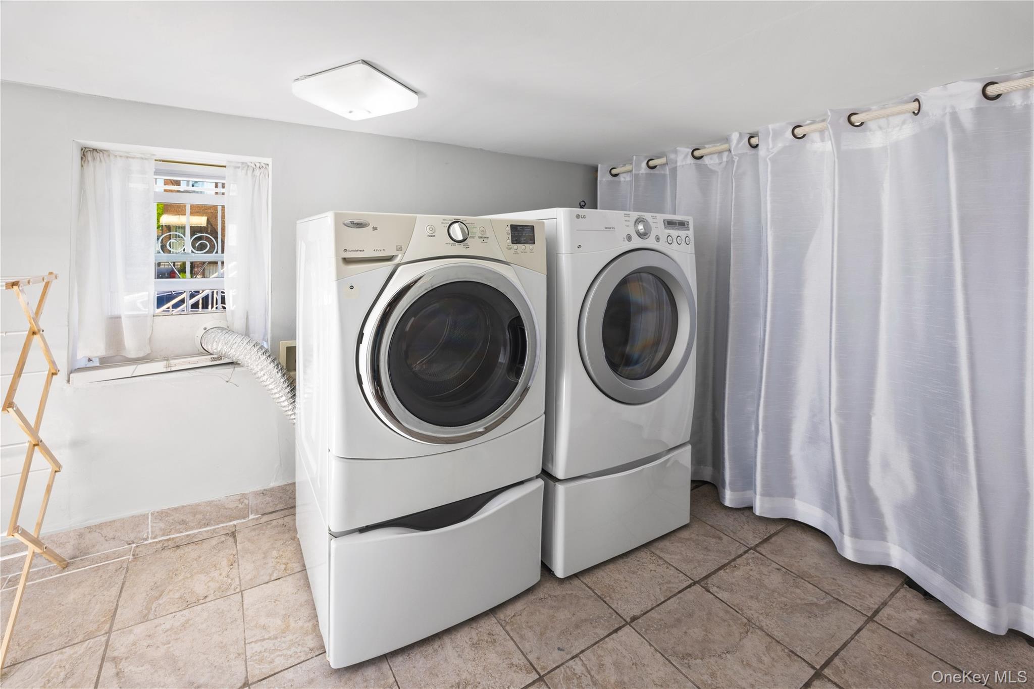 Single Family Revere Bronx, NY 10465, MLS-1006640-24