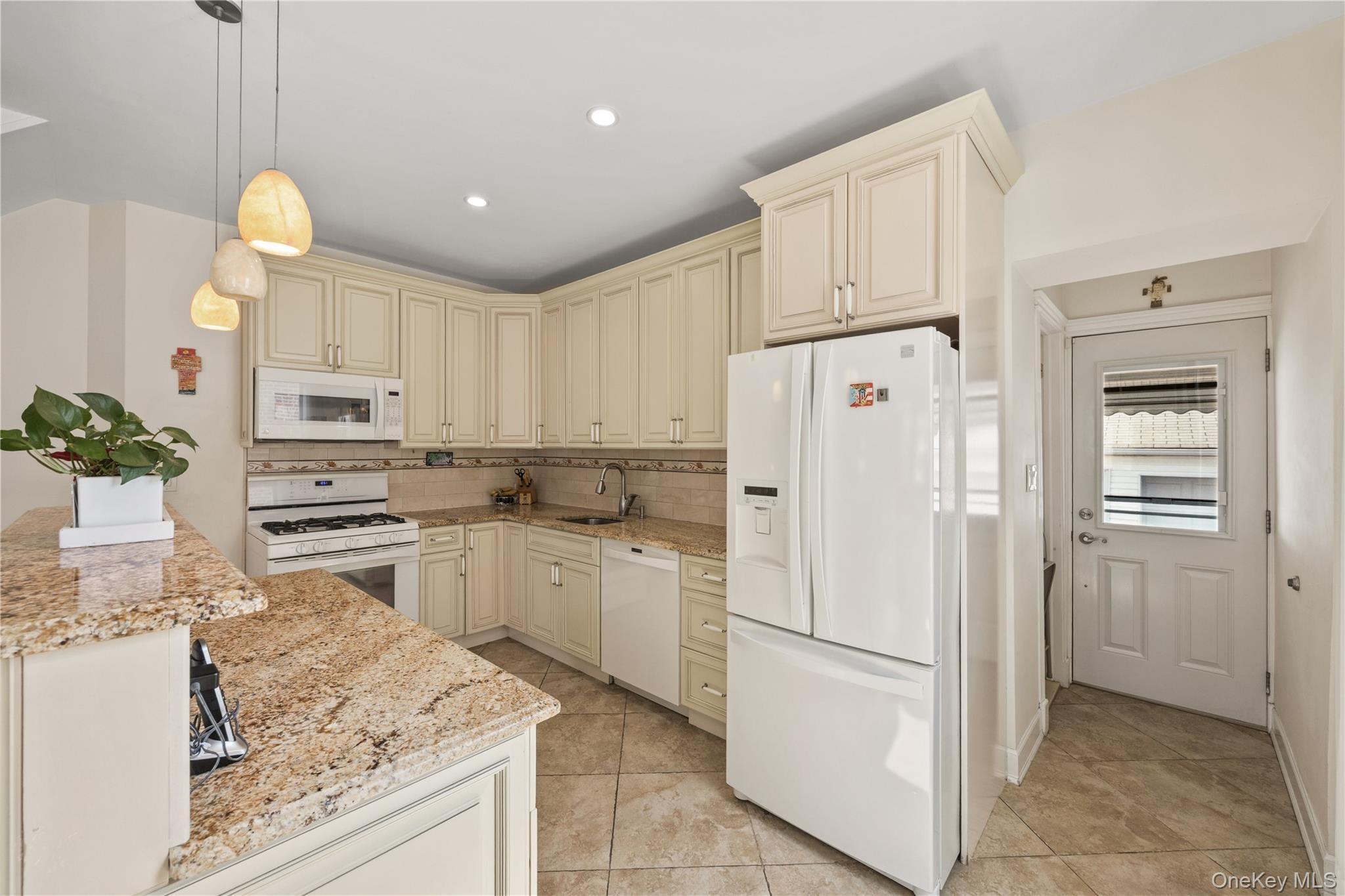 Single Family Revere Bronx, NY 10465, MLS-1006640-8