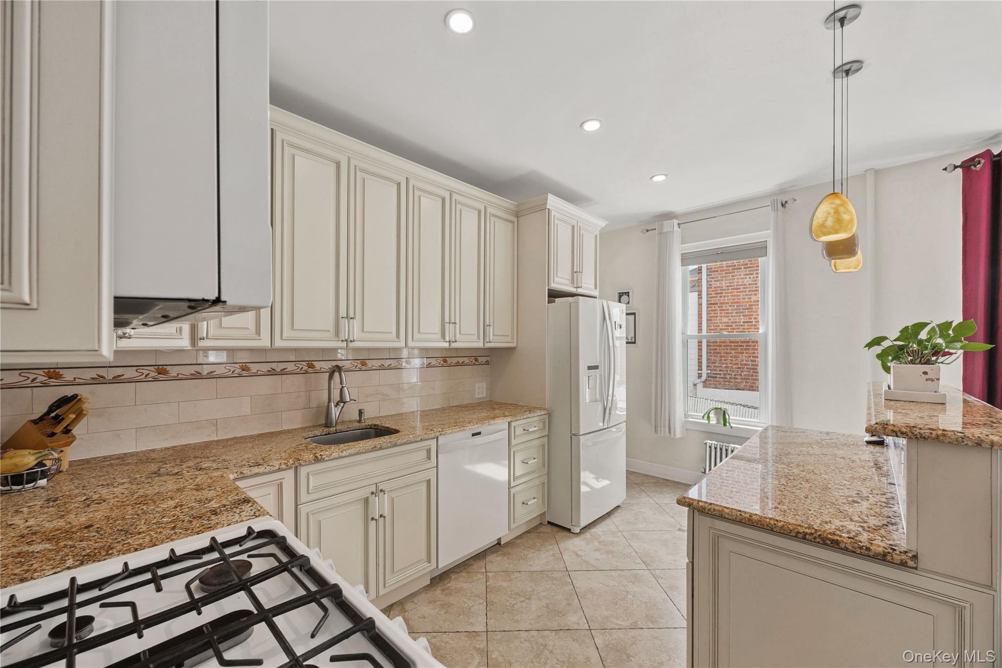 Single Family Revere Bronx, NY 10465, MLS-1006640-9