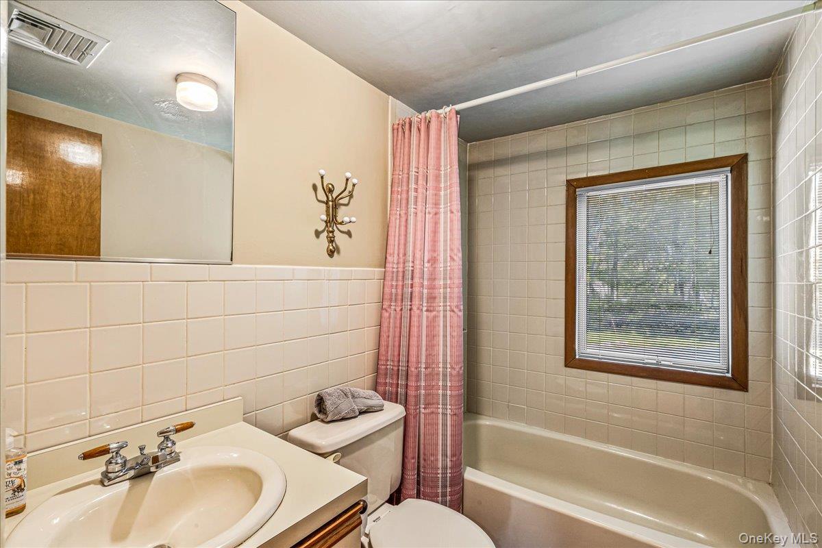 Single Family Main Street Suffolk County, NY 11733, MLS-1006671-14