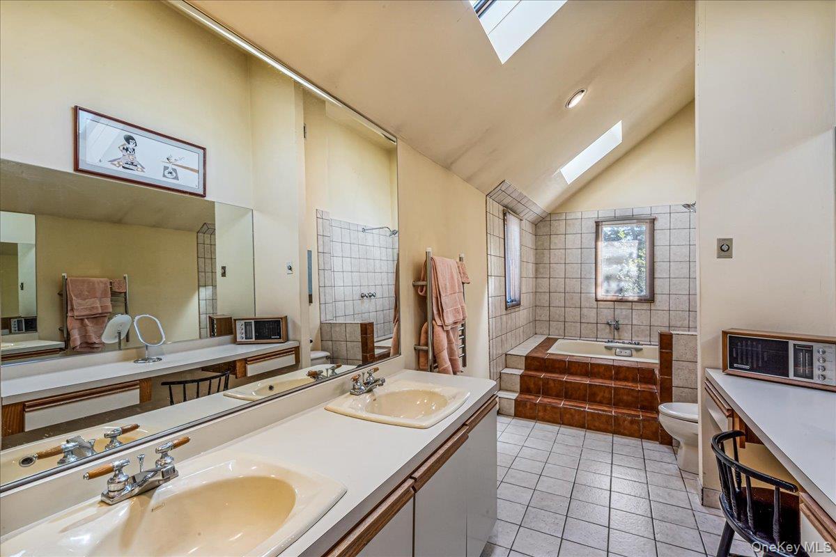 Single Family Main Street Suffolk County, NY 11733, MLS-1006671-32