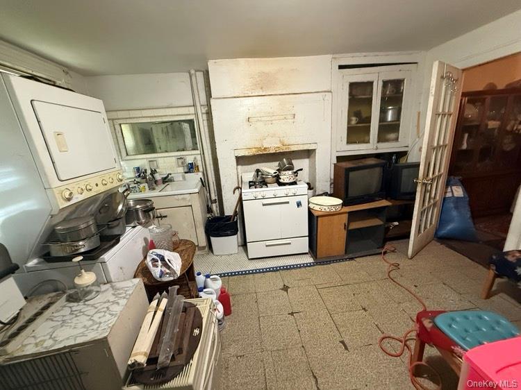 Single Family Covert Brooklyn, NY 11207, MLS-1006672-19