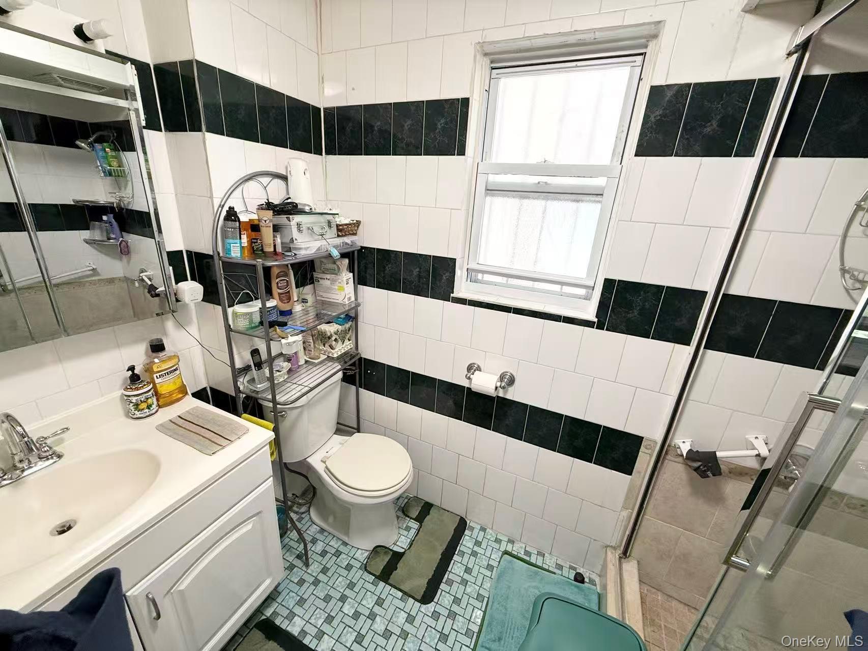 Single Family Barnes  Bronx, NY 10466, MLS-1006673-10