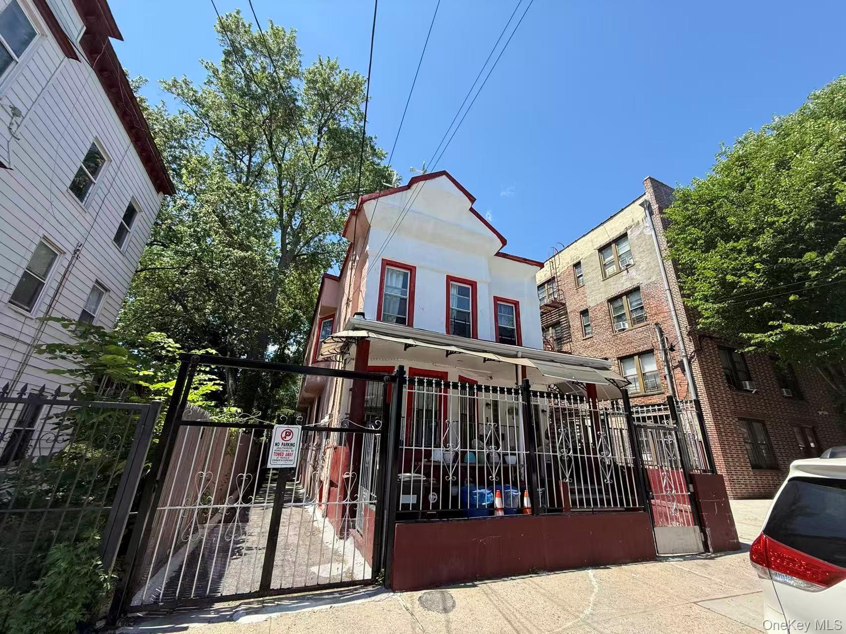 Single Family Barnes  Bronx, NY 10466, MLS-1006673-2
