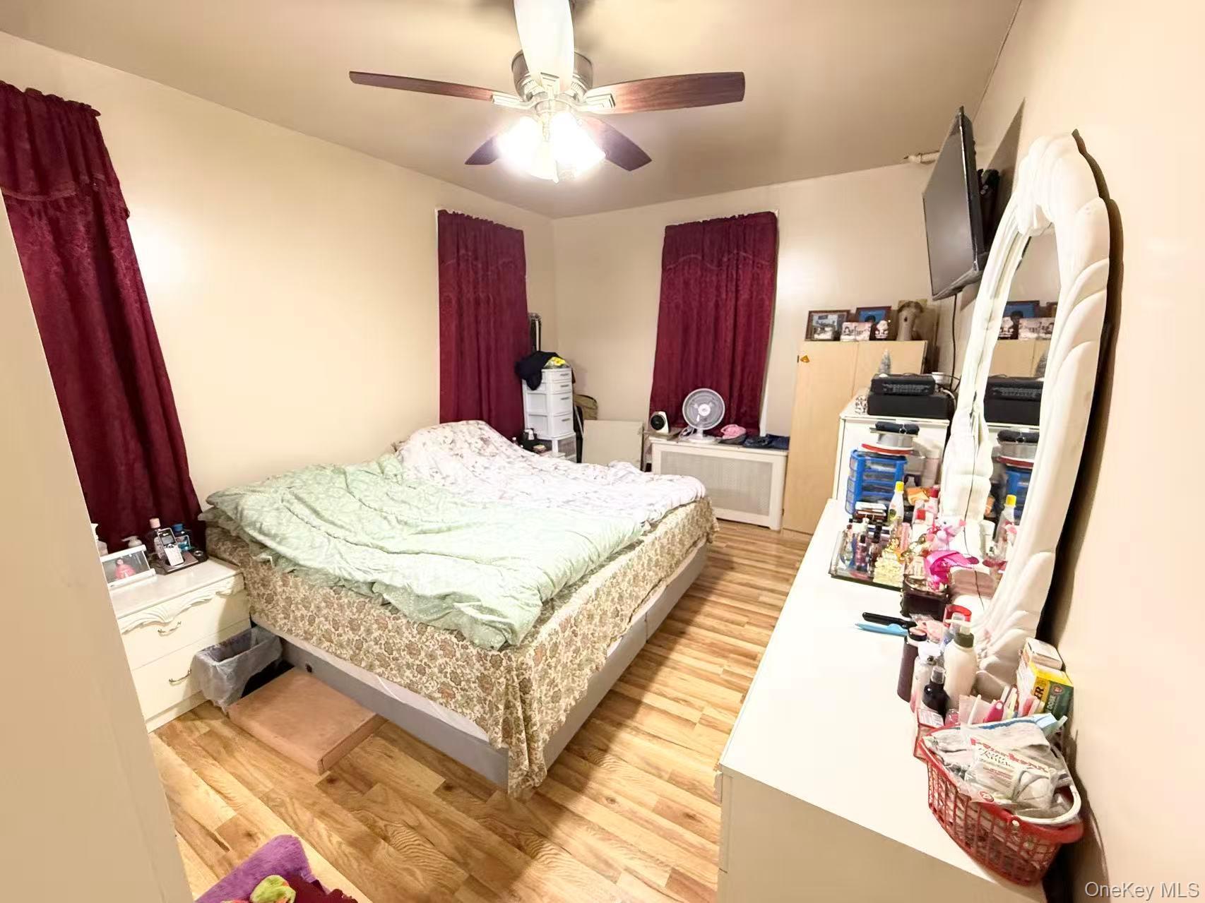 Single Family Barnes  Bronx, NY 10466, MLS-1006673-8