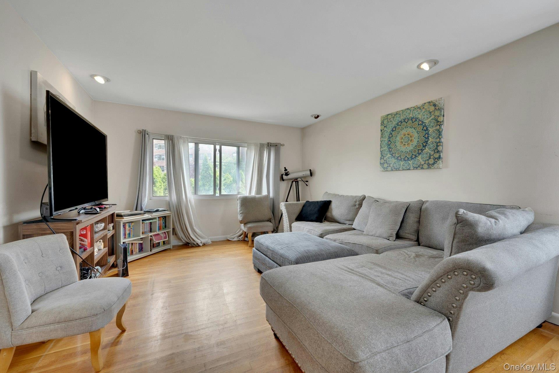 Single Family Pelham Road  Westchester County, NY 10805, MLS-1006681-20