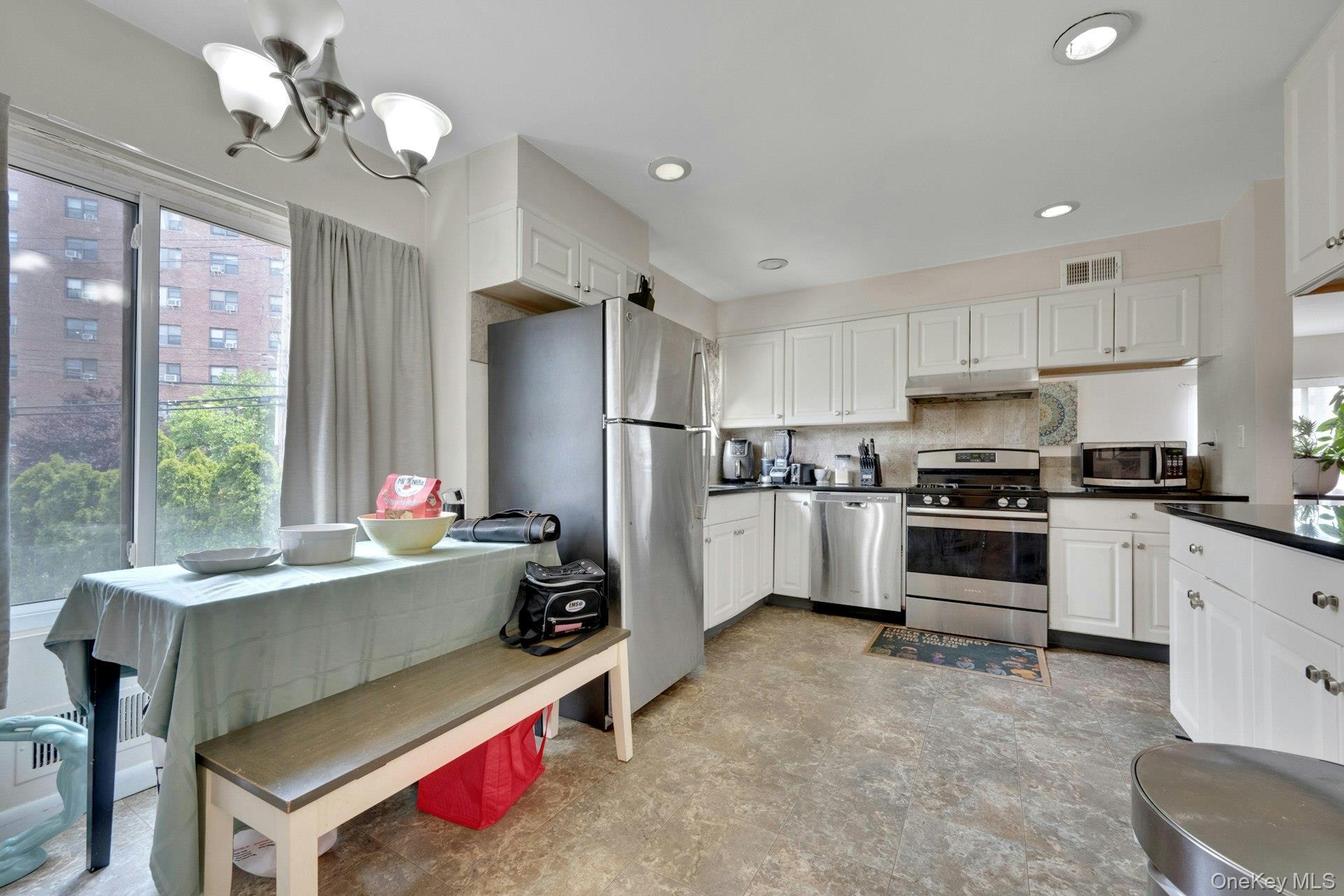 Single Family Pelham Road  Westchester County, NY 10805, MLS-1006681-22