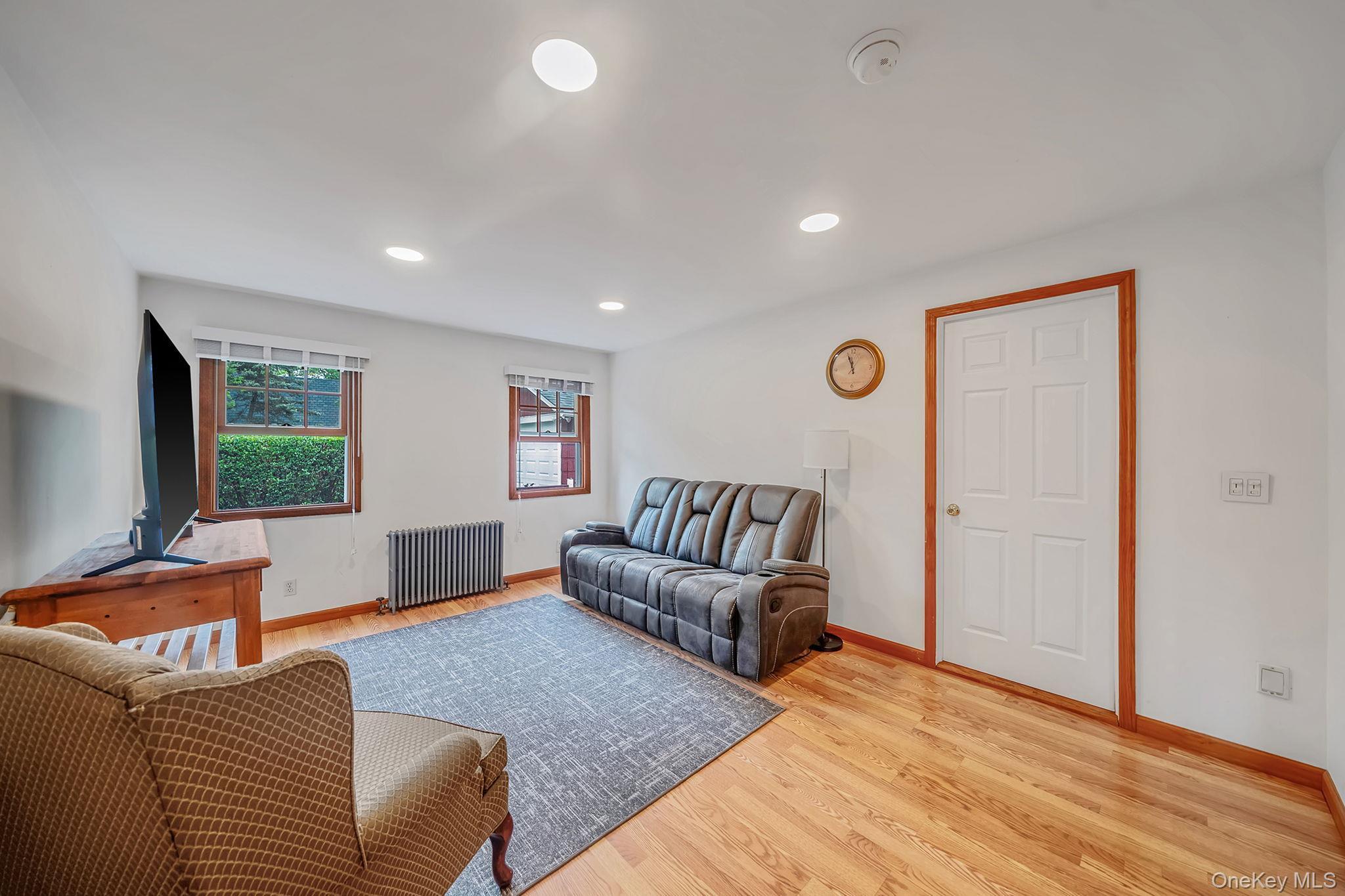 Single Family Champlin Avenue  Suffolk County, NY 11713, MLS-1006698-20