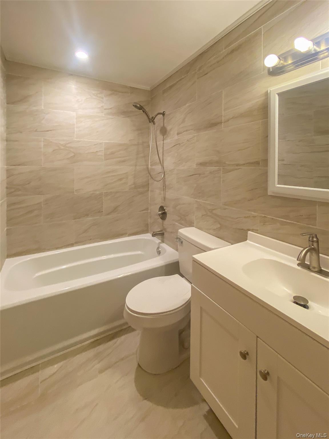 Single Family Delaware Avenue Staten Island, NY 10305, MLS-1006740-17
