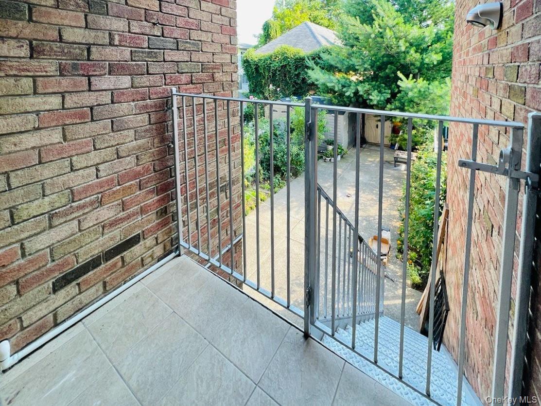 Single Family Delaware Avenue Staten Island, NY 10305, MLS-1006740-21