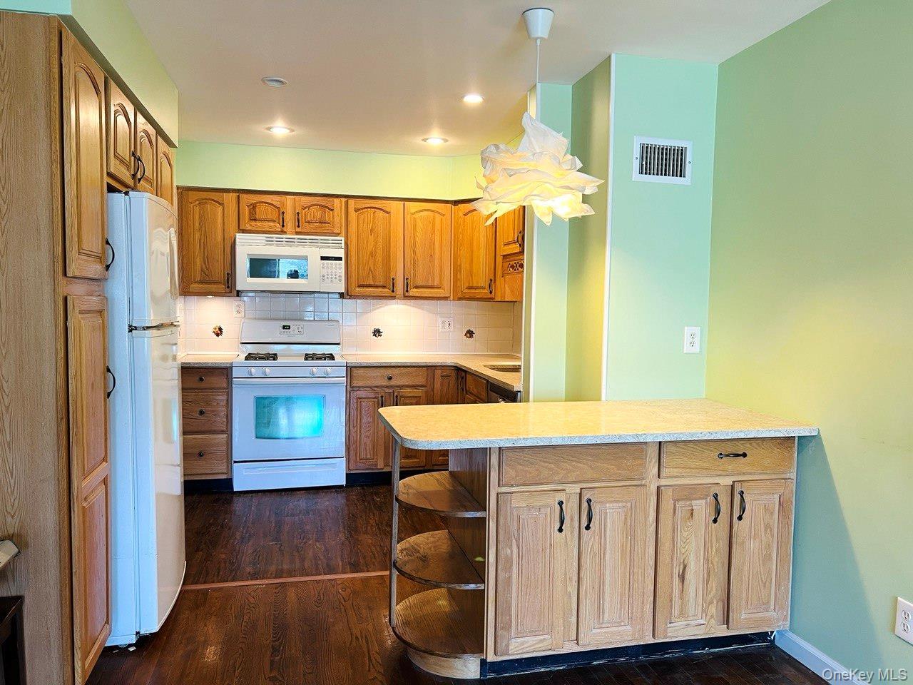 Single Family Delaware Avenue Staten Island, NY 10305, MLS-1006740-33