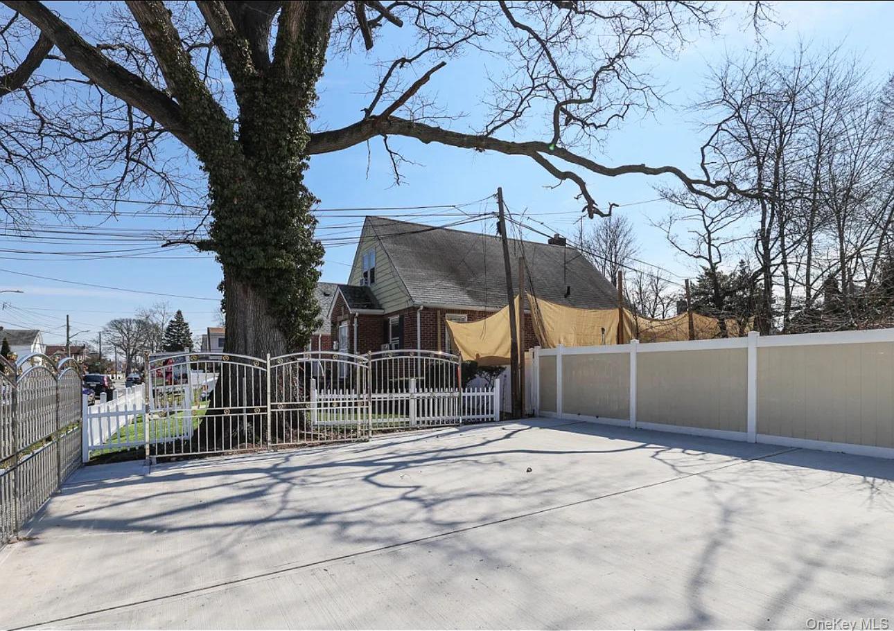 Apartment 221st Street  Queens, NY 11429, MLS-1006748-7