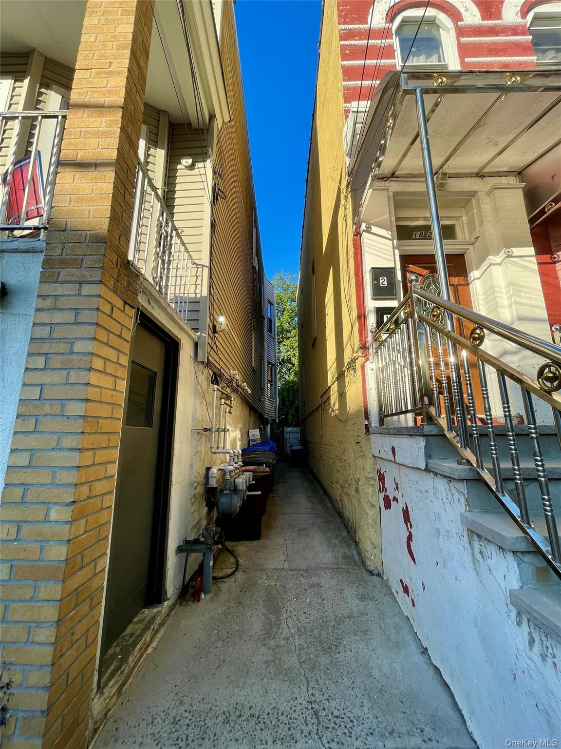 Single Family Hunt Bronx, NY 10462, MLS-1006779-3