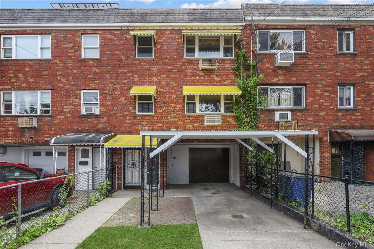 Single Family Burke Bronx, NY 10469, MLS-1006824-29