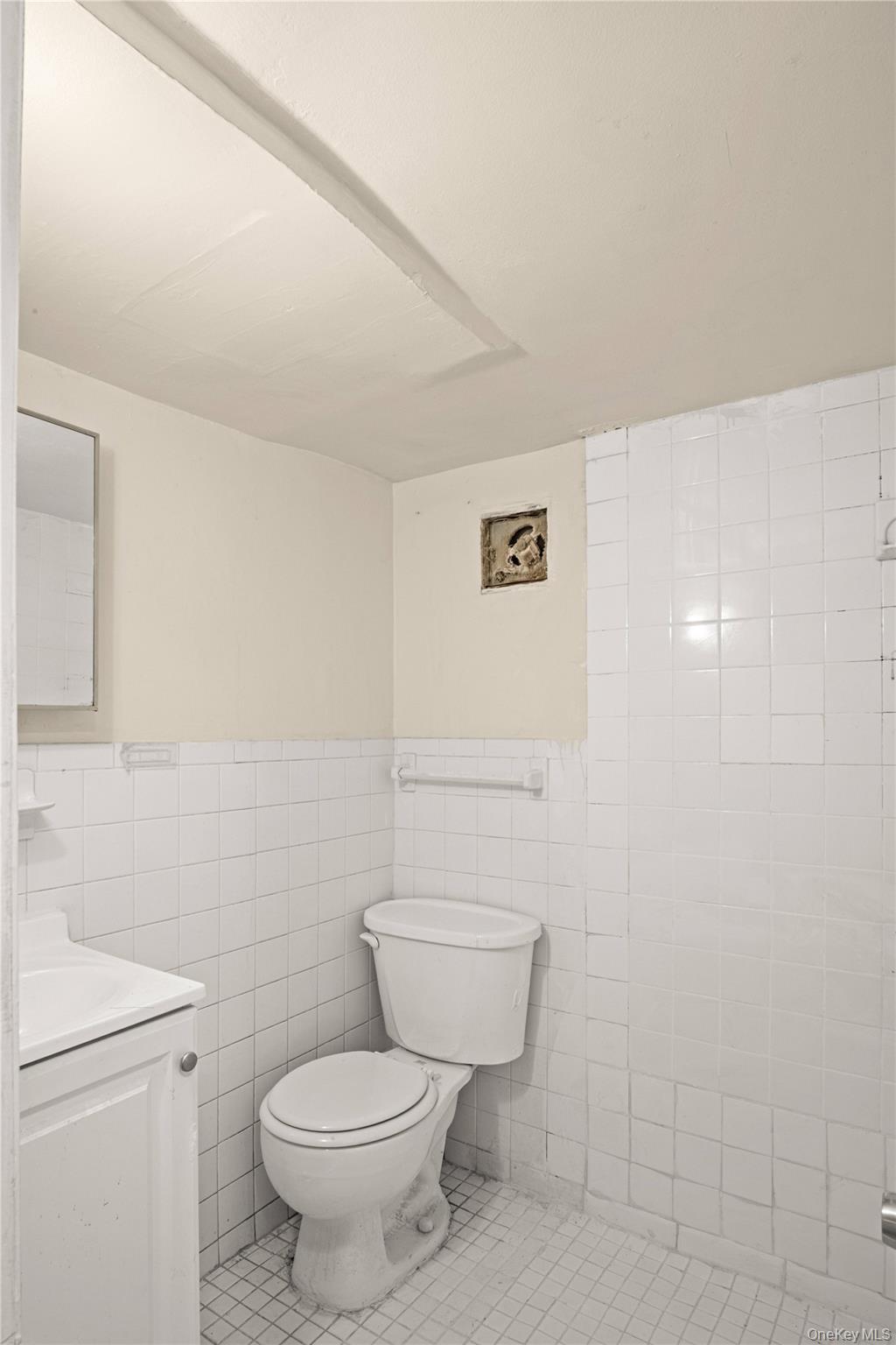 Single Family Calhoun  Bronx, NY 10465, MLS-1006825-18