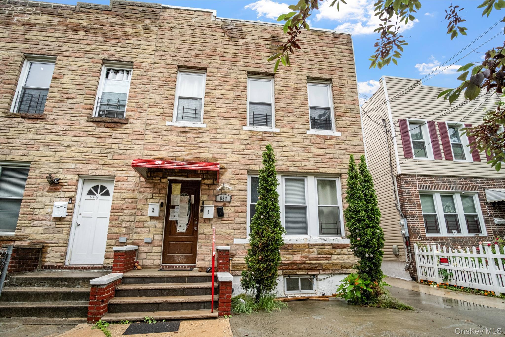 Single Family Calhoun  Bronx, NY 10465, MLS-1006825-2