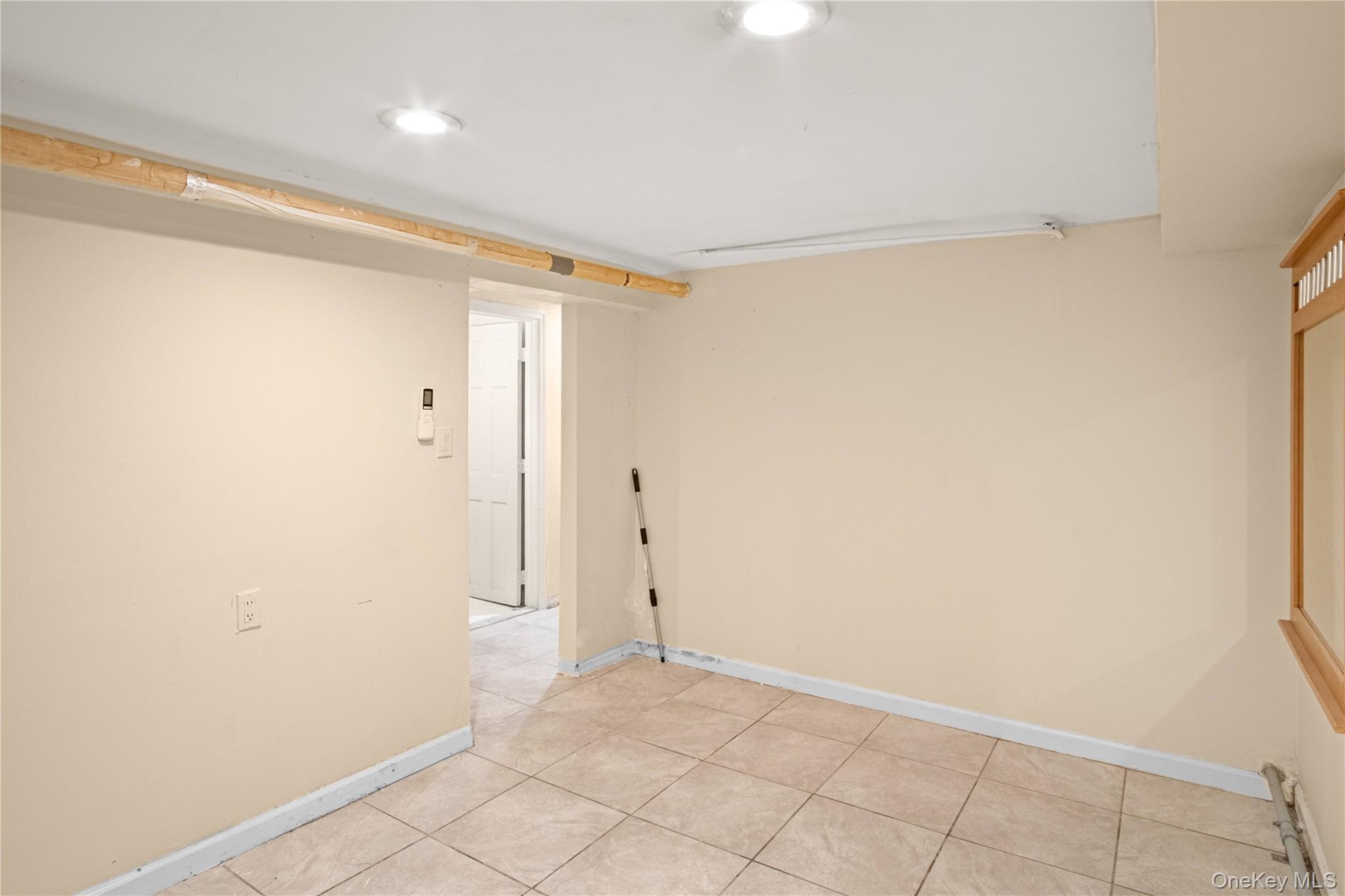 Single Family Calhoun  Bronx, NY 10465, MLS-1006825-21