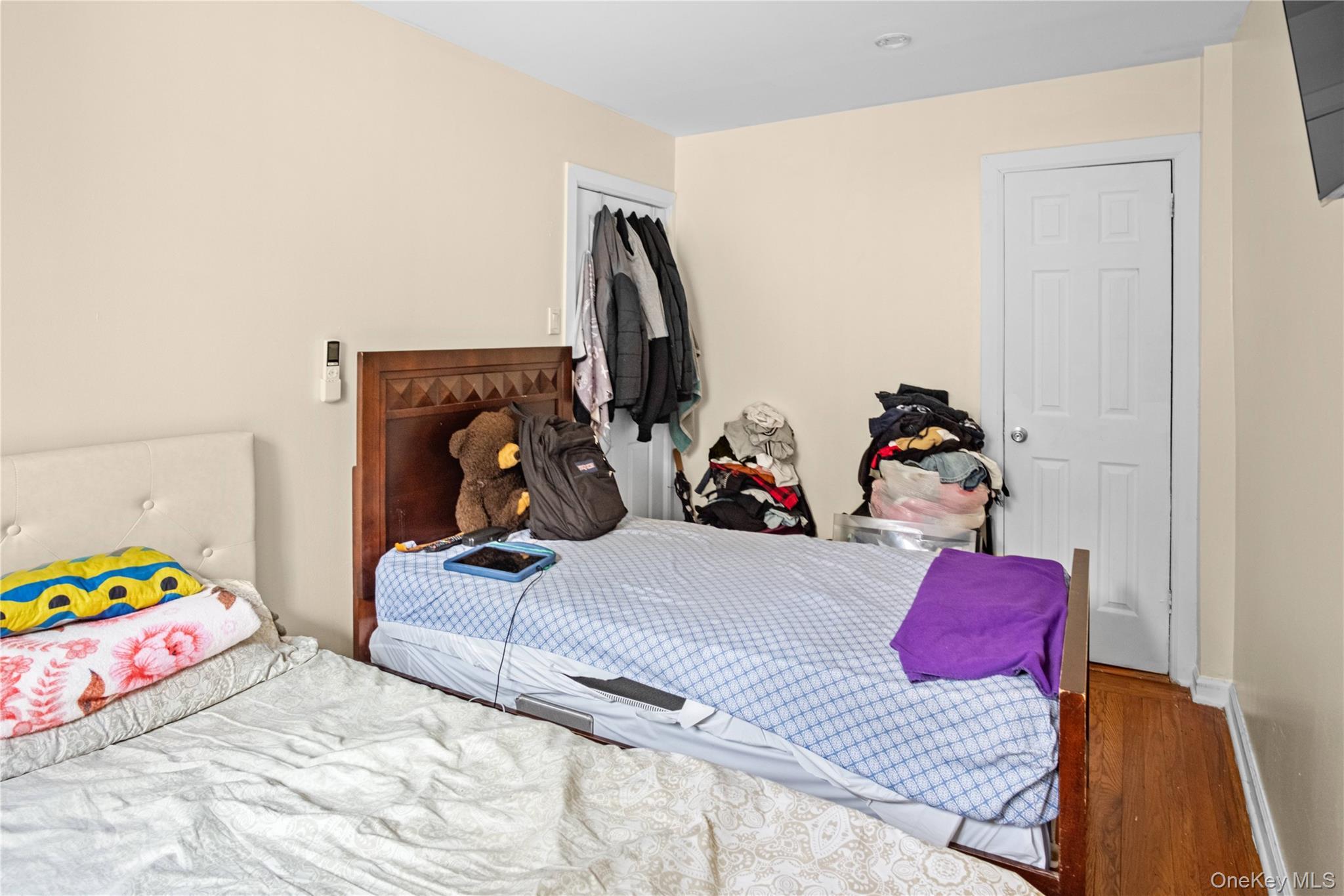 Single Family Calhoun  Bronx, NY 10465, MLS-1006825-32