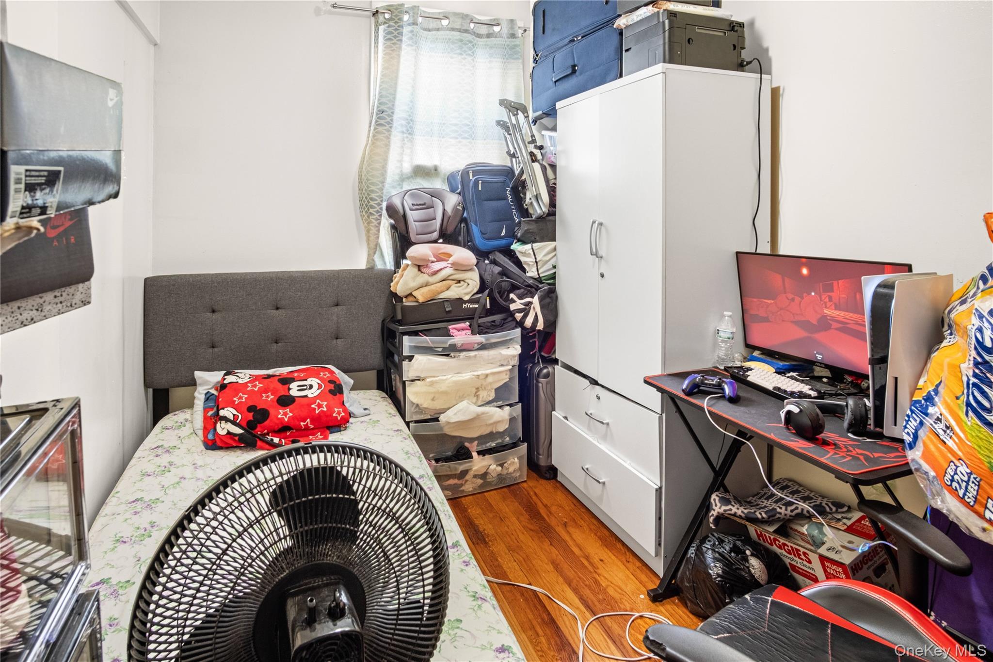 Single Family Calhoun  Bronx, NY 10465, MLS-1006825-33