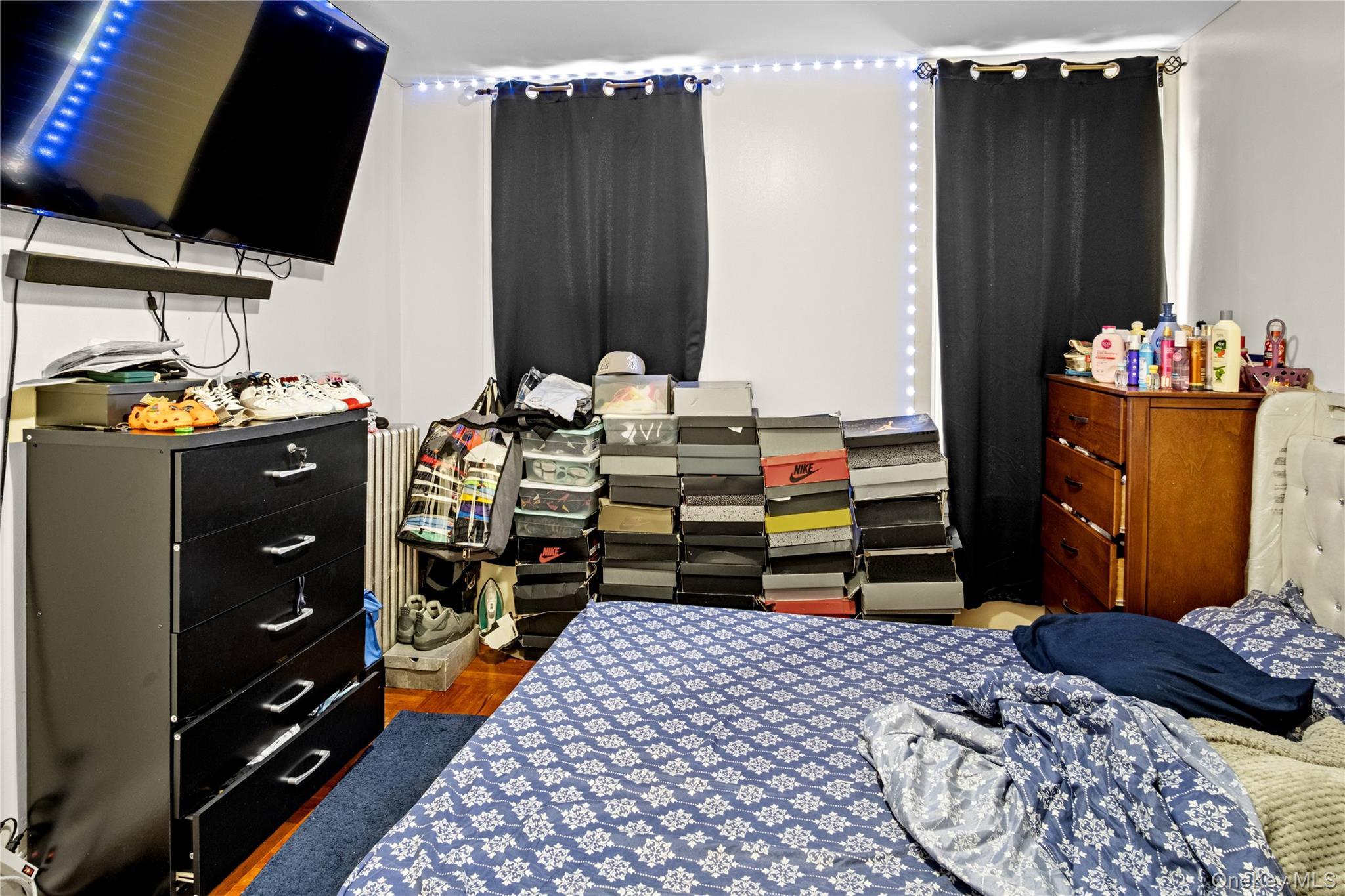 Single Family Calhoun  Bronx, NY 10465, MLS-1006825-34