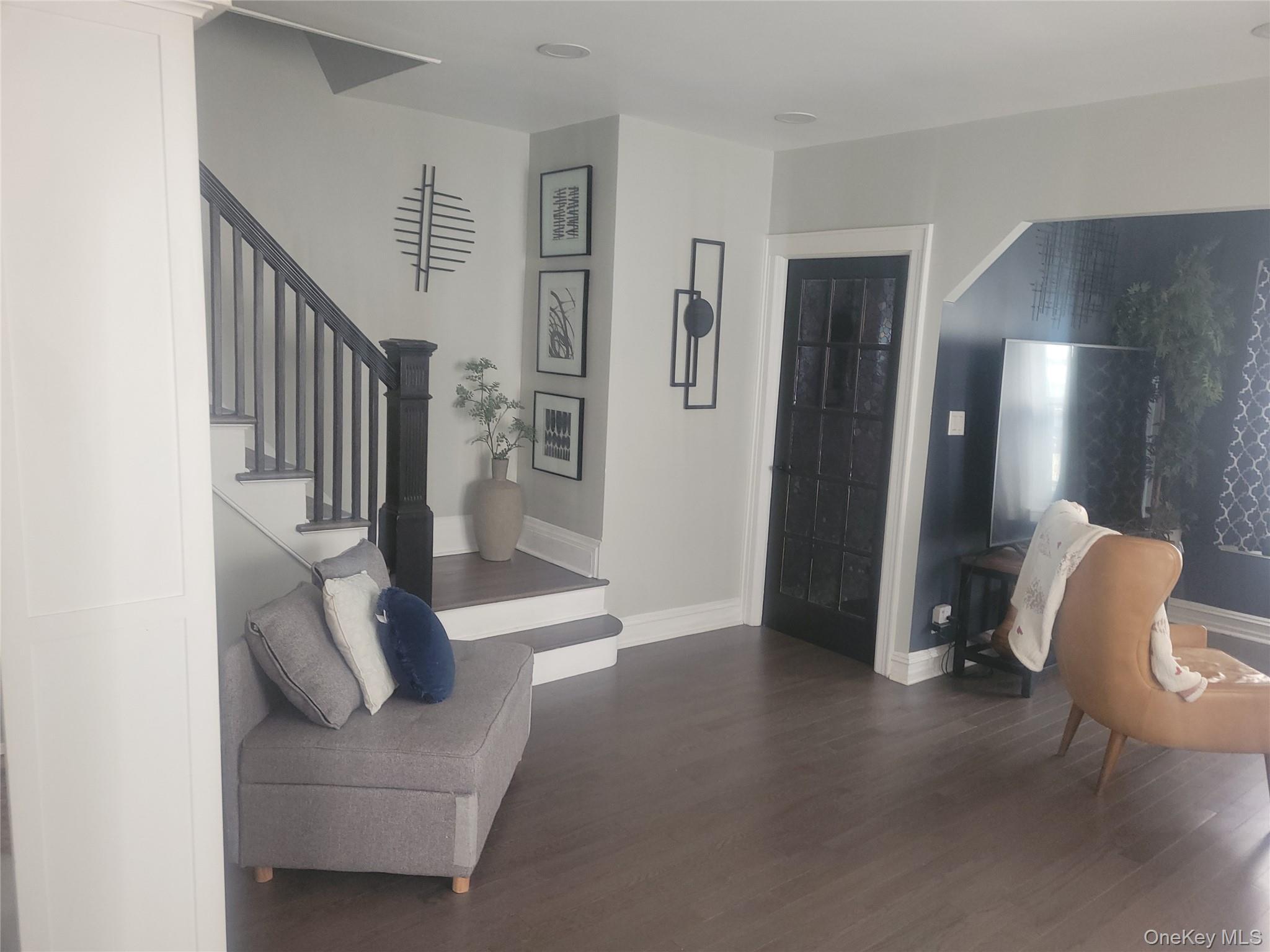 Single Family Woodhull Bronx, NY 10469, MLS-1006831-11