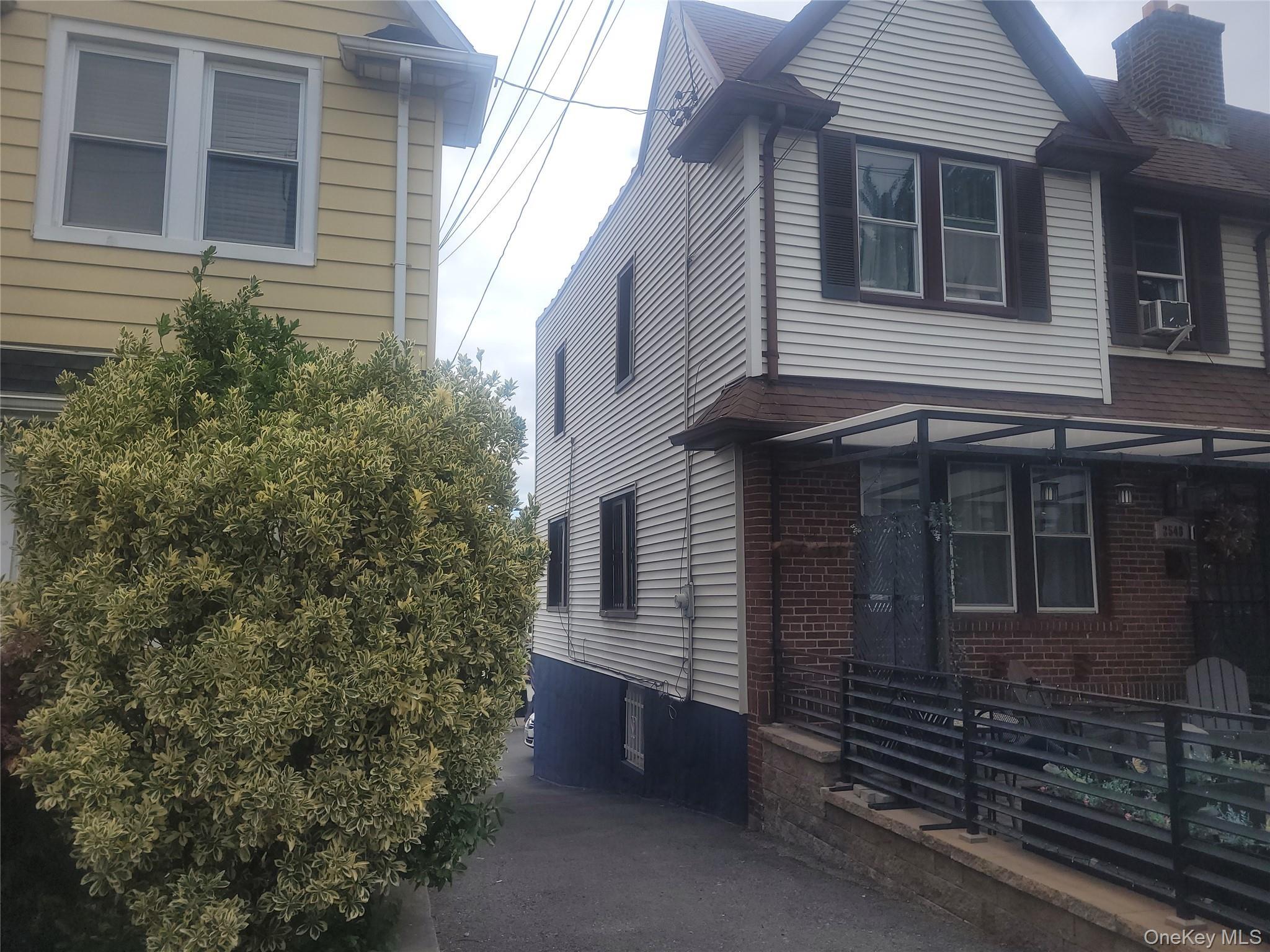 Single Family Woodhull Bronx, NY 10469, MLS-1006831-19