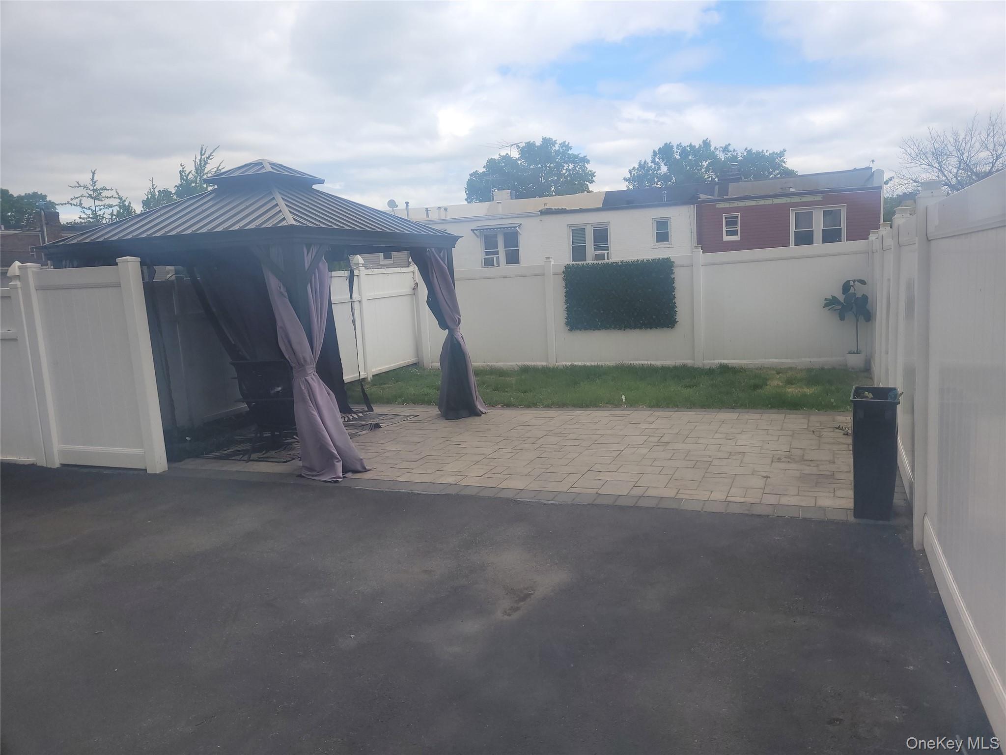 Single Family Woodhull Bronx, NY 10469, MLS-1006831-21