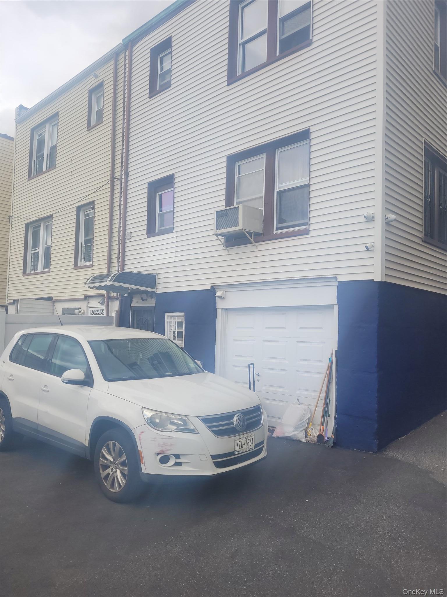 Single Family Woodhull Bronx, NY 10469, MLS-1006831-23