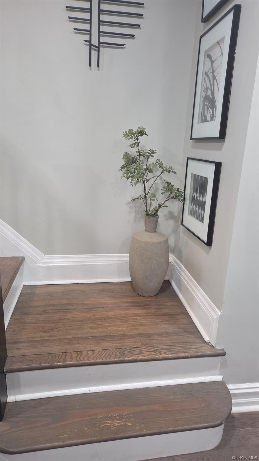 Single Family Woodhull Bronx, NY 10469, MLS-1006831-24