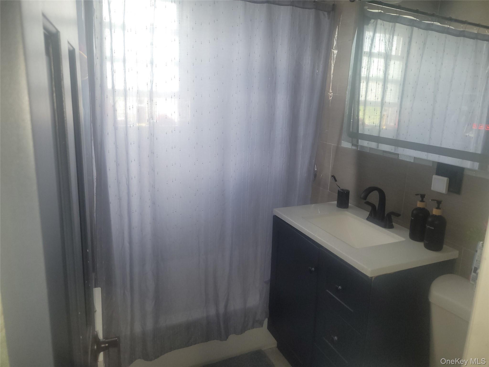 Single Family Woodhull Bronx, NY 10469, MLS-1006831-7