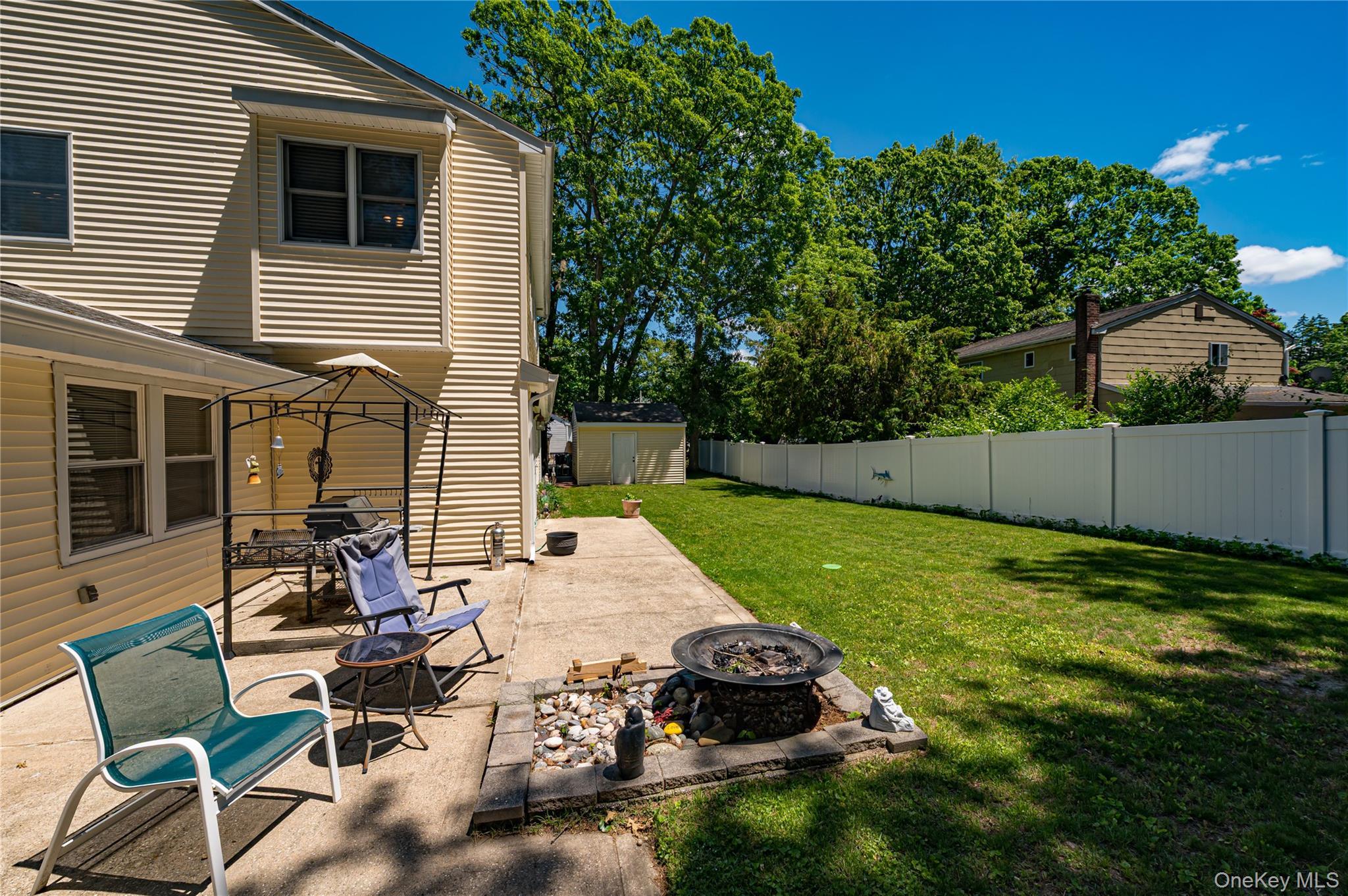 Single Family Vine Street  Suffolk County, NY 11720, MLS-1006863-25