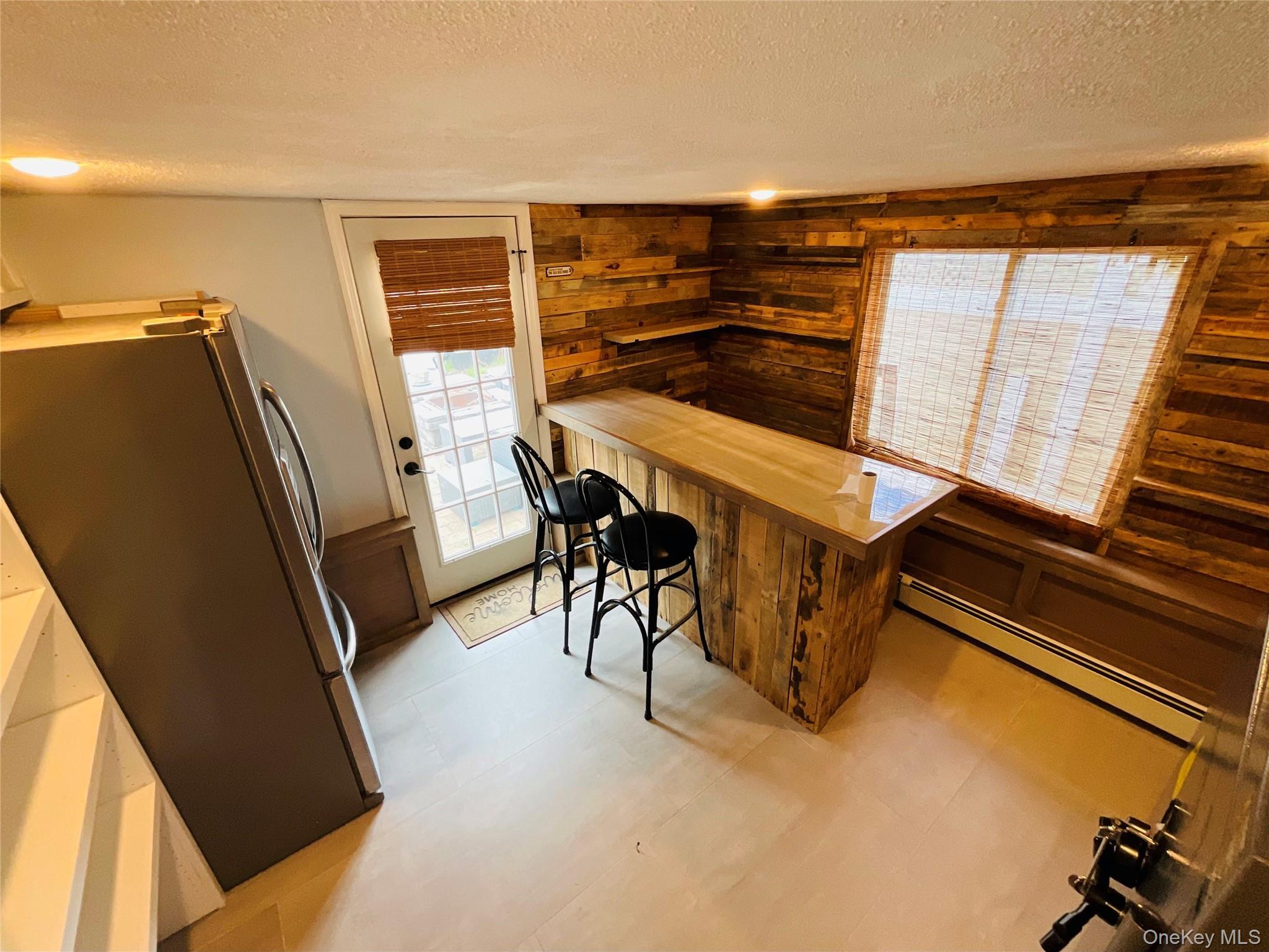 Single Family E Jackson Avenue E Suffolk County, NY 11702, MLS-1006864-21