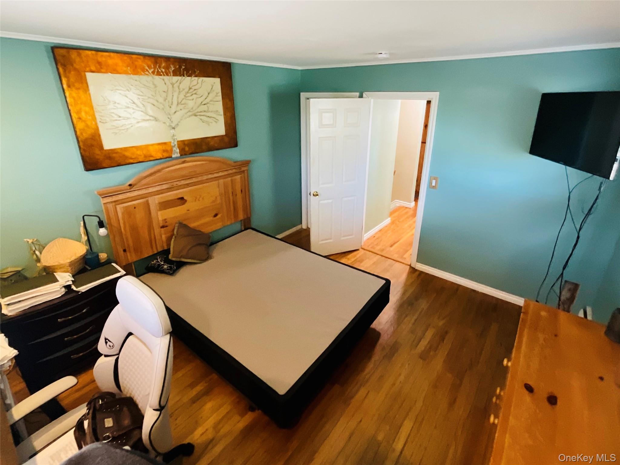 Single Family E Jackson Avenue E Suffolk County, NY 11702, MLS-1006864-25
