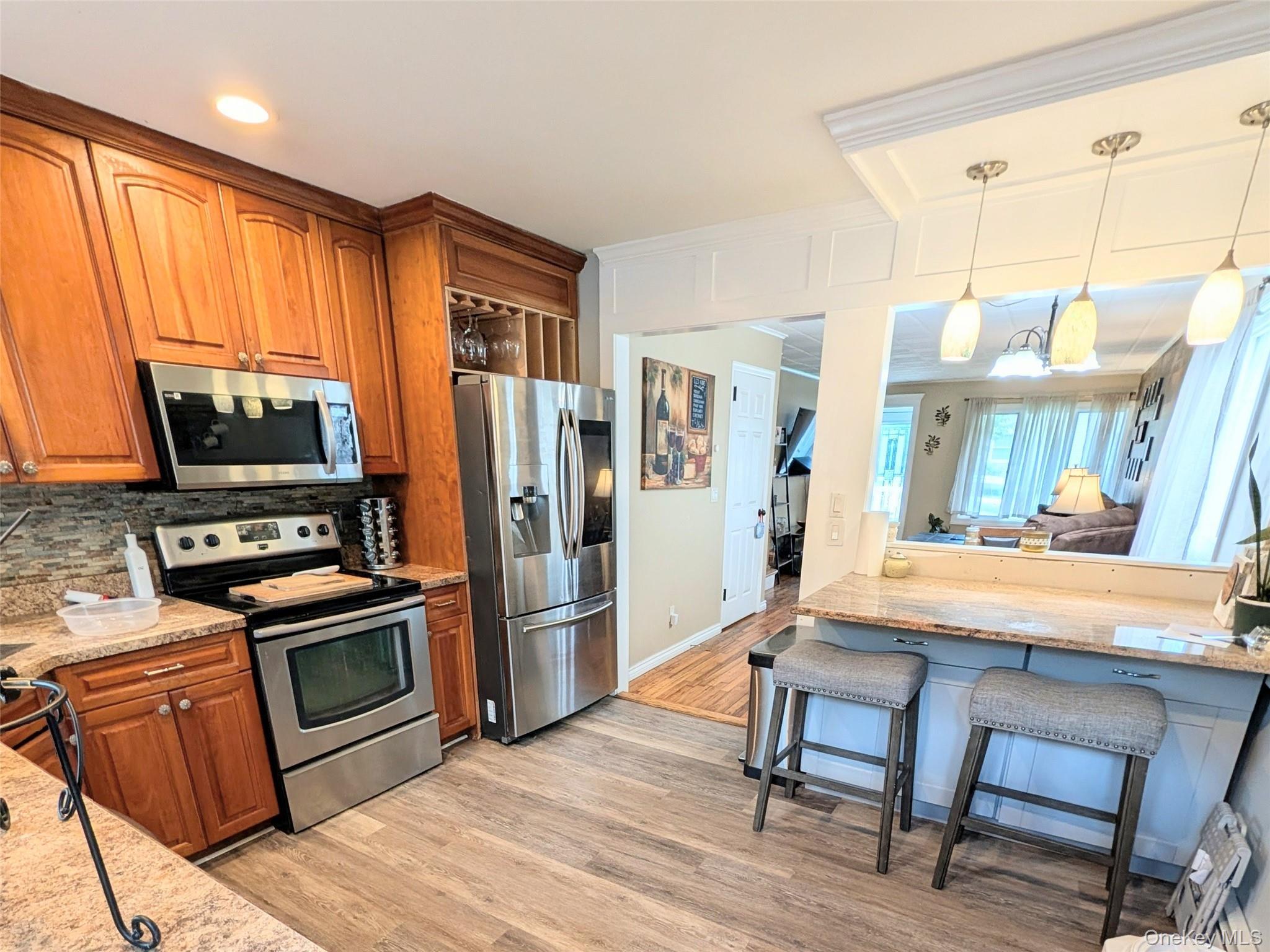 Single Family E Jackson Avenue E Suffolk County, NY 11702, MLS-1006864-3