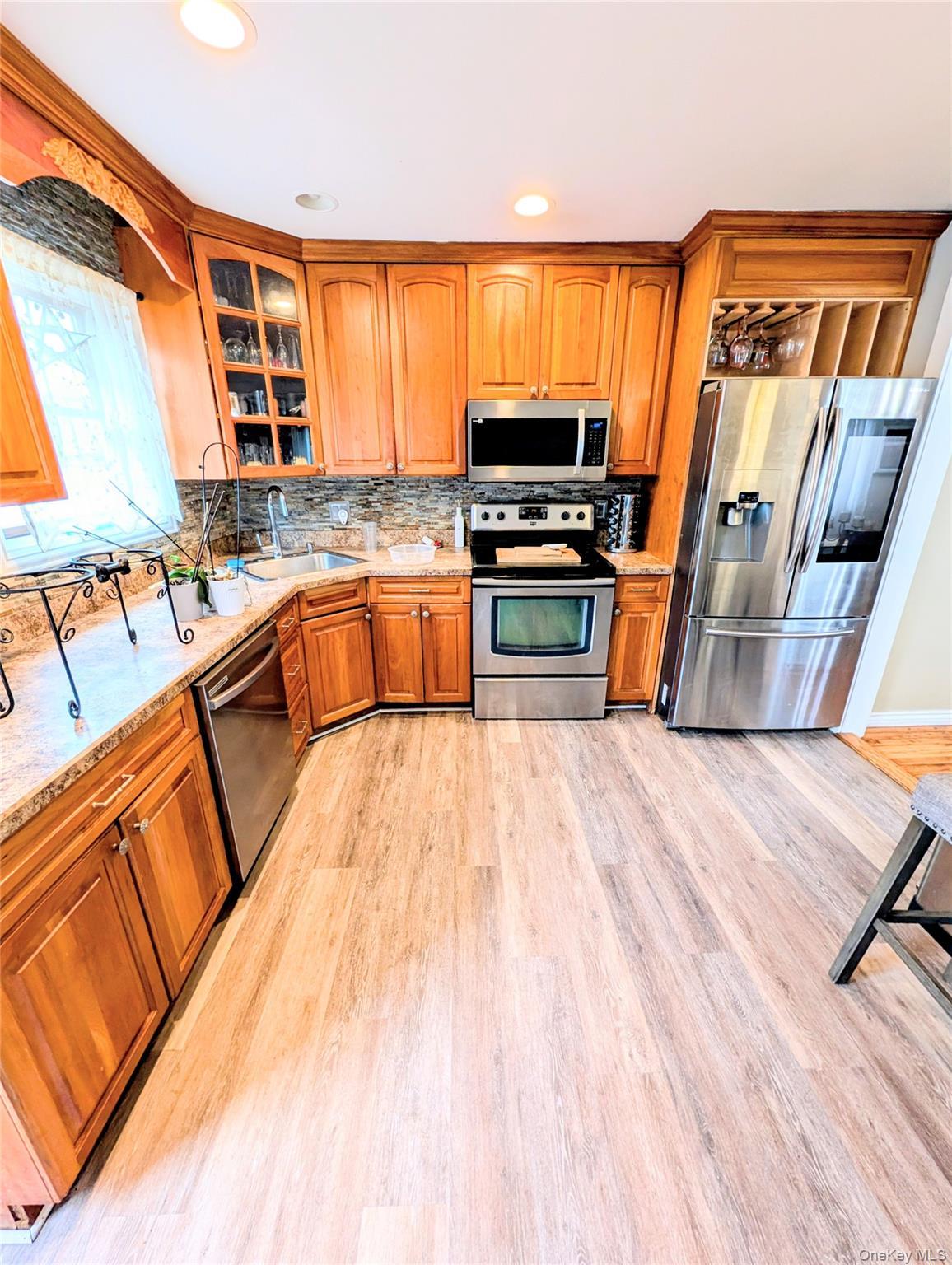 Single Family E Jackson Avenue E Suffolk County, NY 11702, MLS-1006864-4