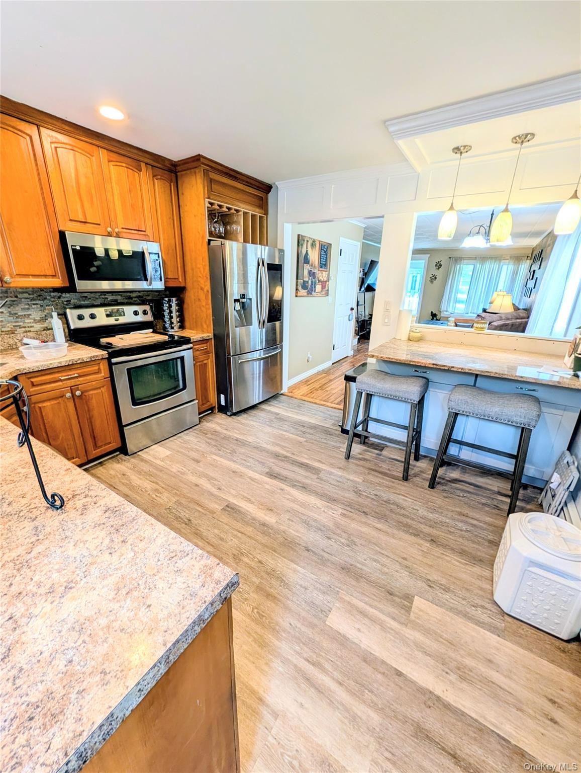 Single Family E Jackson Avenue E Suffolk County, NY 11702, MLS-1006864-5