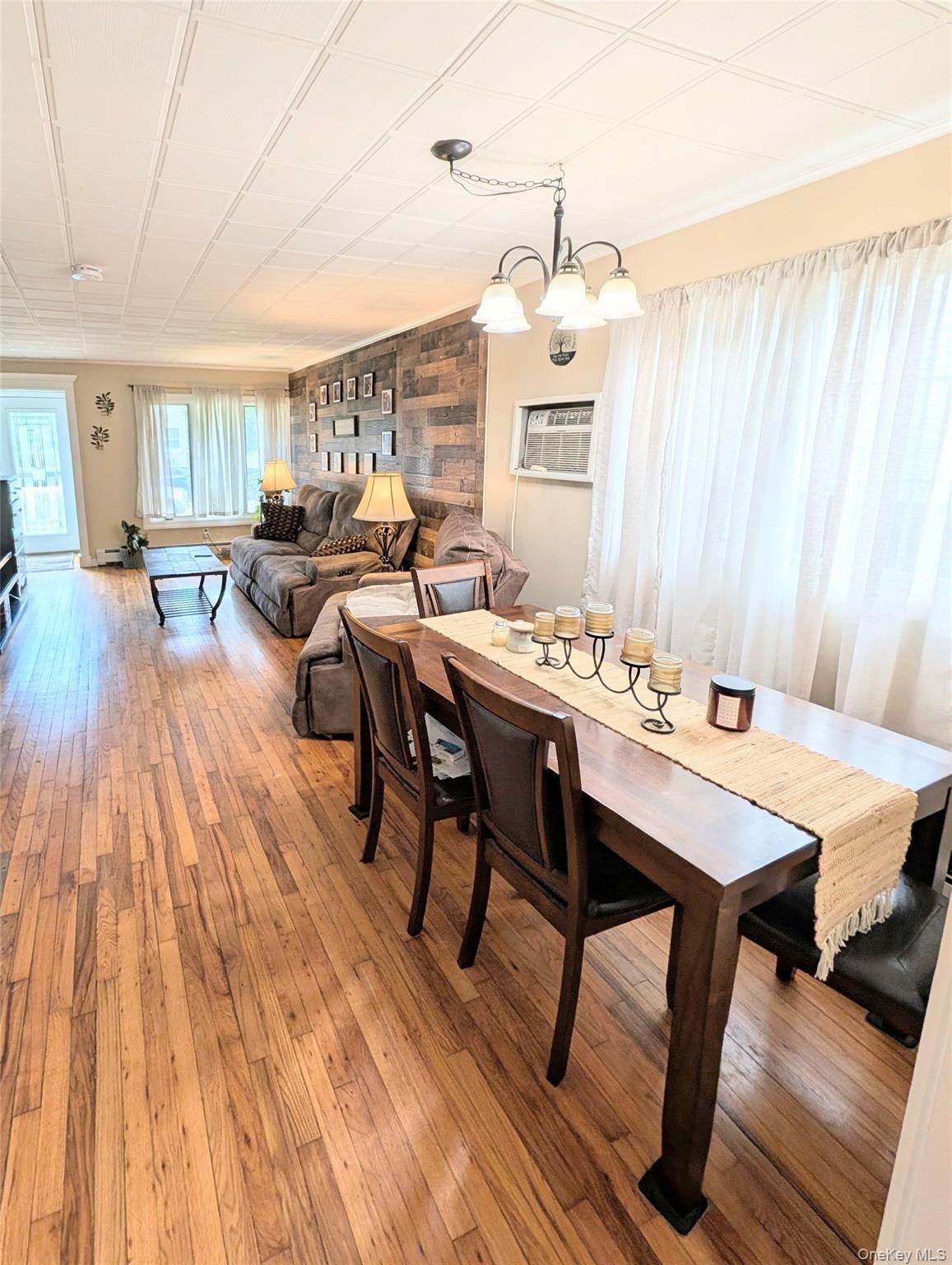 Single Family E Jackson Avenue E Suffolk County, NY 11702, MLS-1006864-6