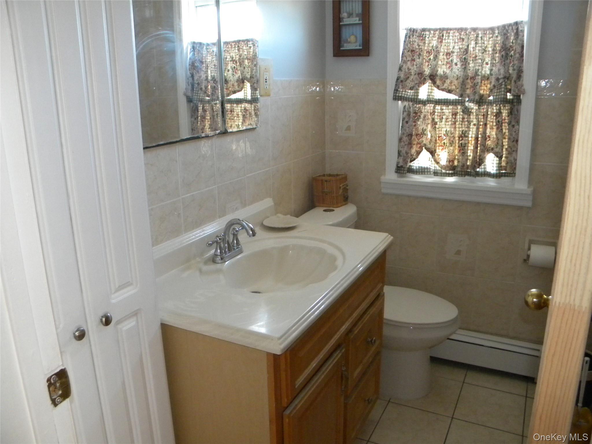 Single Family 86th Queens, NY 11426, MLS-1006898-16