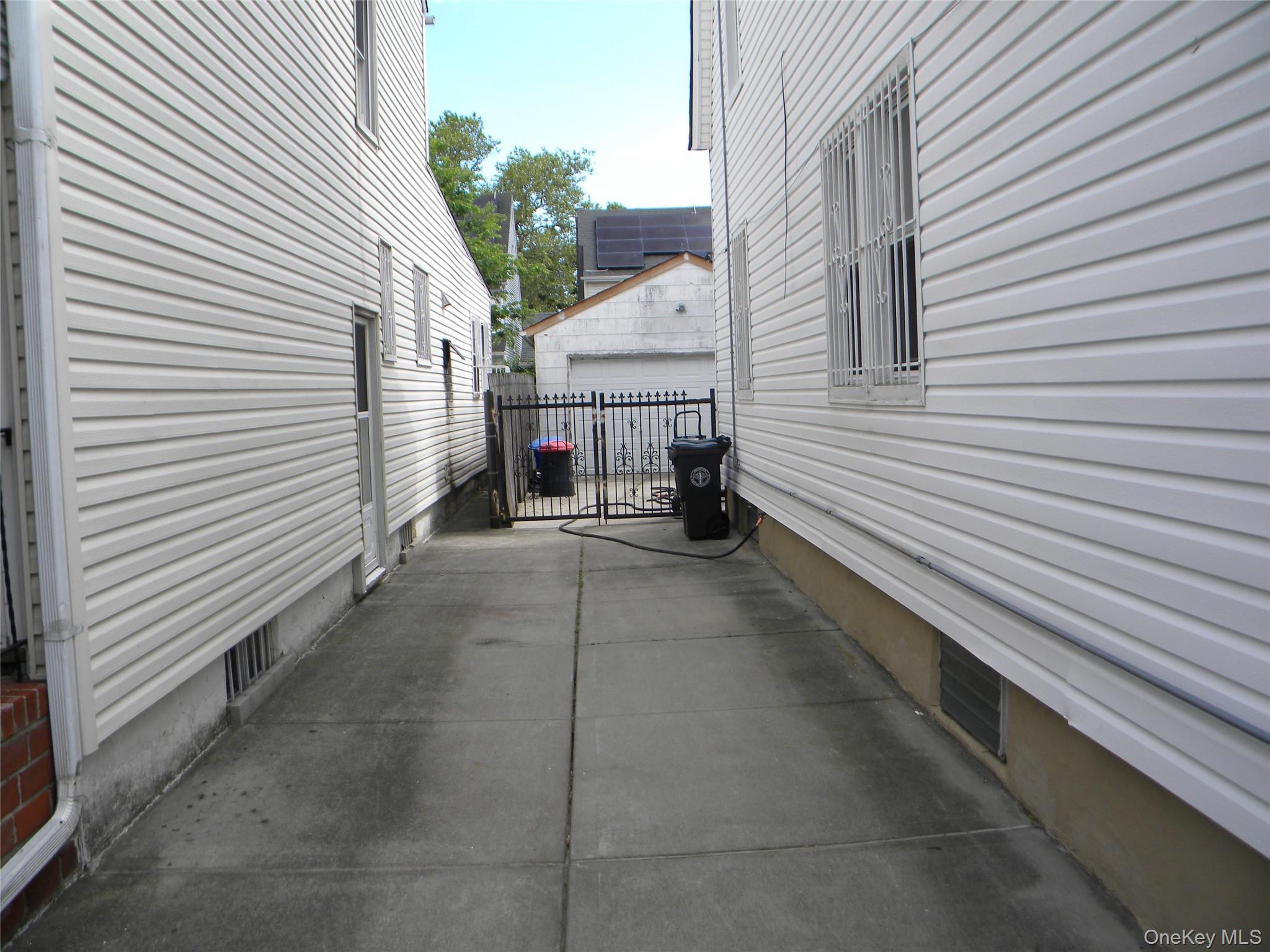 Single Family 86th Queens, NY 11426, MLS-1006898-3