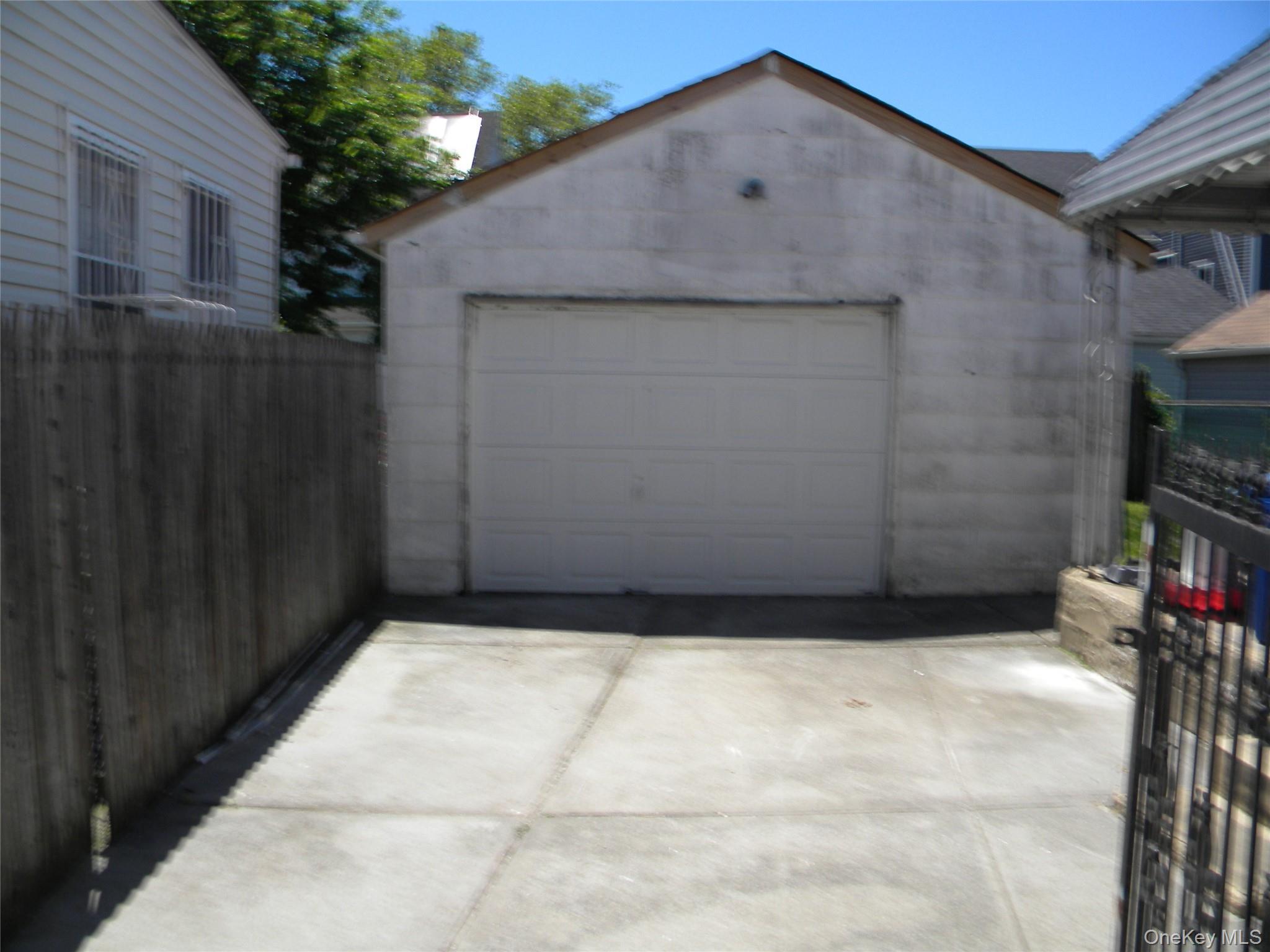 Single Family 86th Queens, NY 11426, MLS-1006898-35