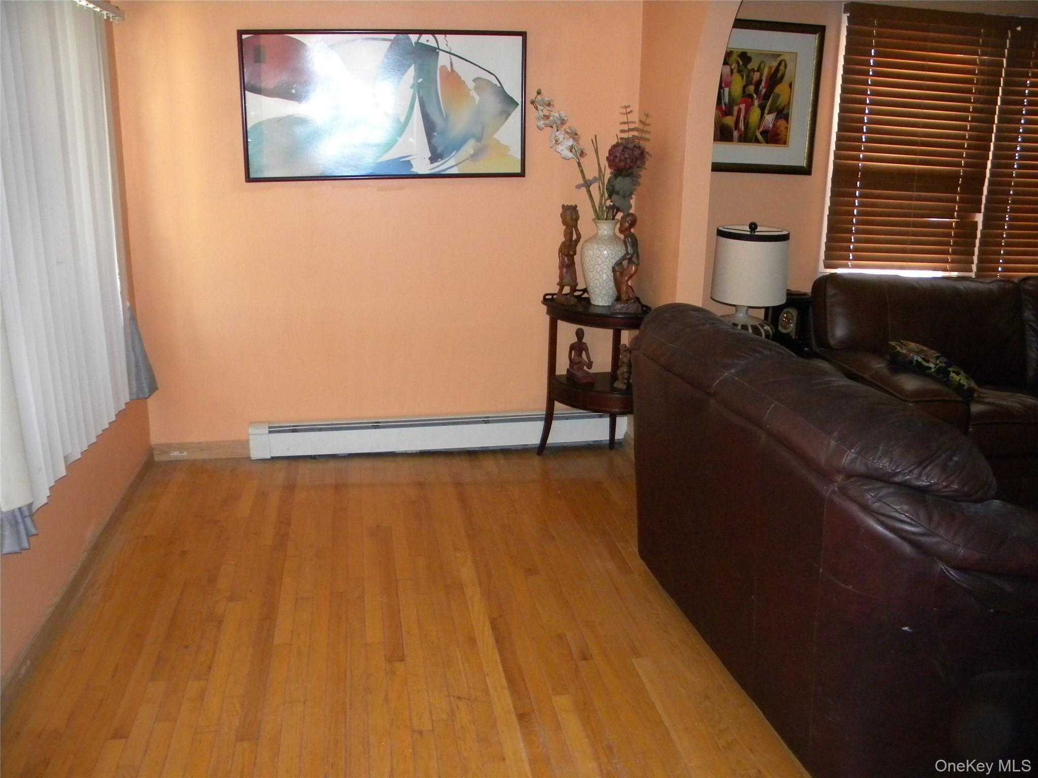 Single Family 86th Queens, NY 11426, MLS-1006898-4