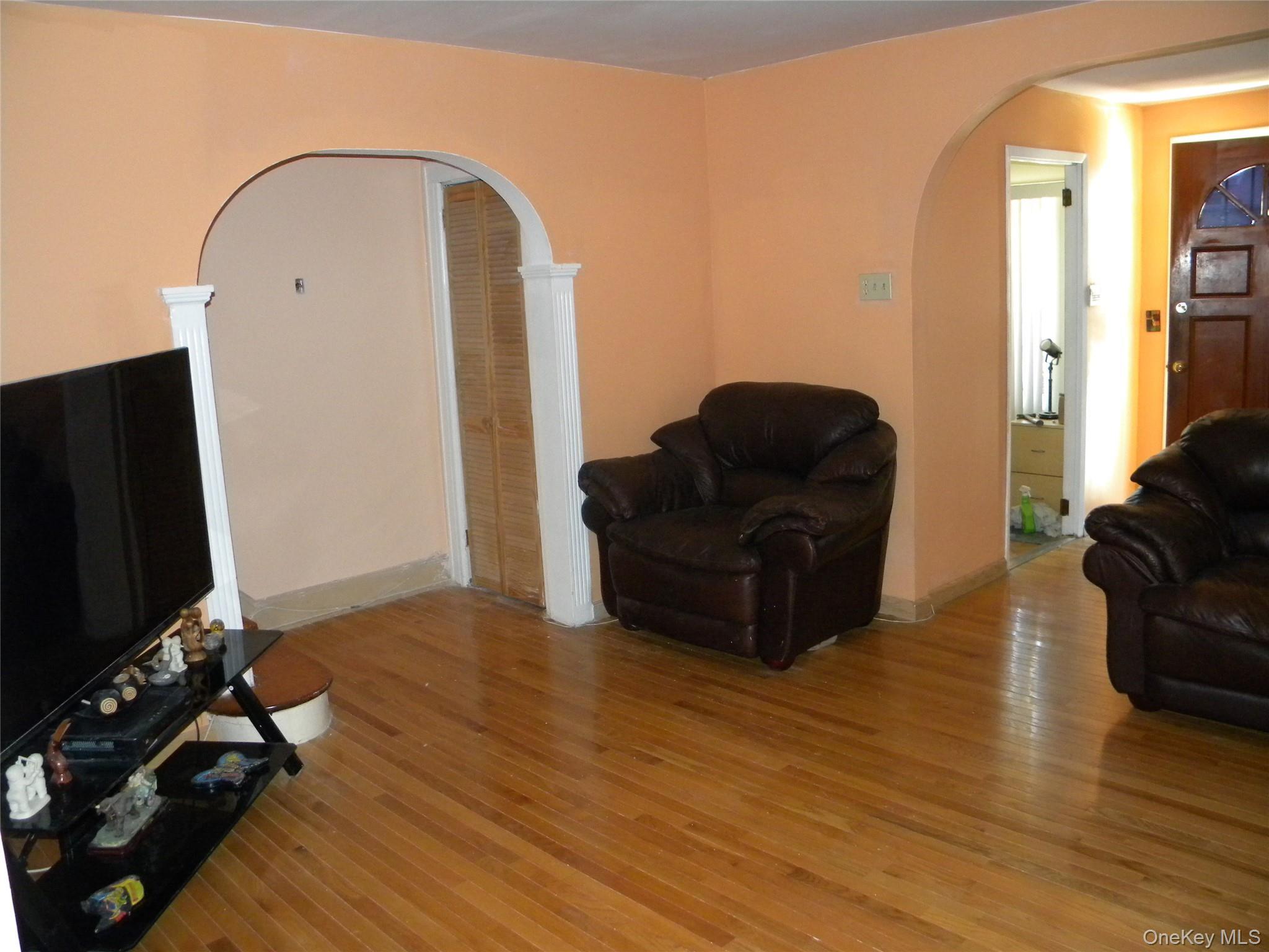 Single Family 86th Queens, NY 11426, MLS-1006898-9