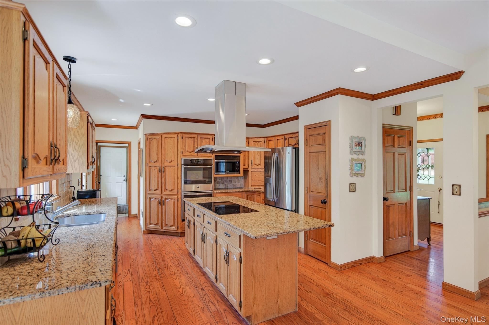 Single Family Huntington Connecticut Out Of Area, NY 06812, MLS-1006930-11