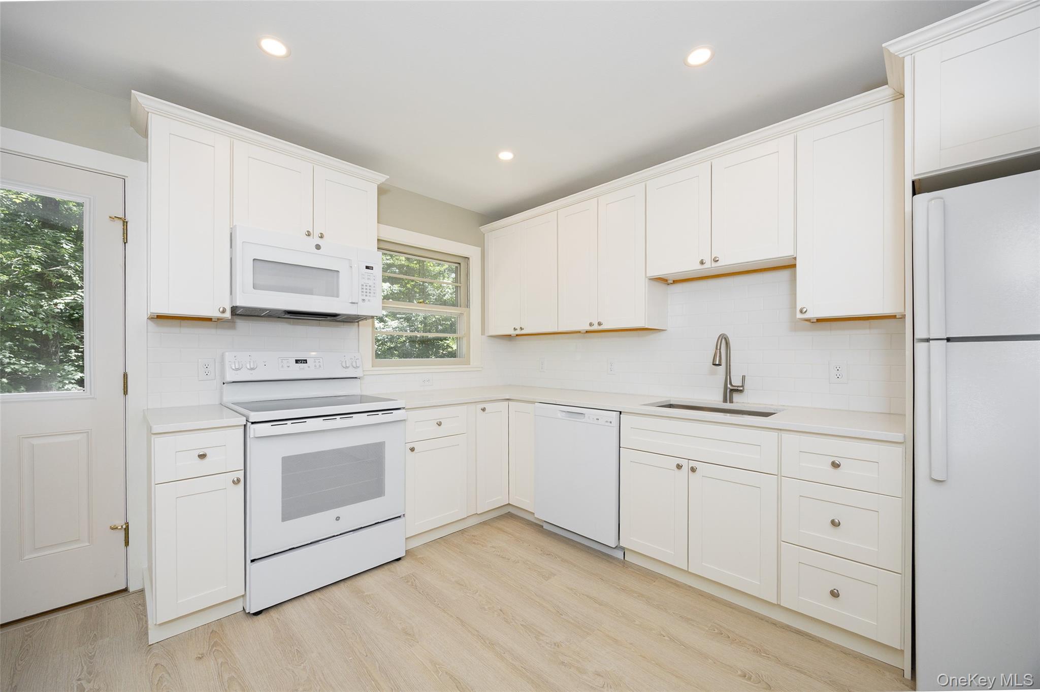 Single Family Willow Brook  Dutchess County, NY 12514, MLS-1006981-10
