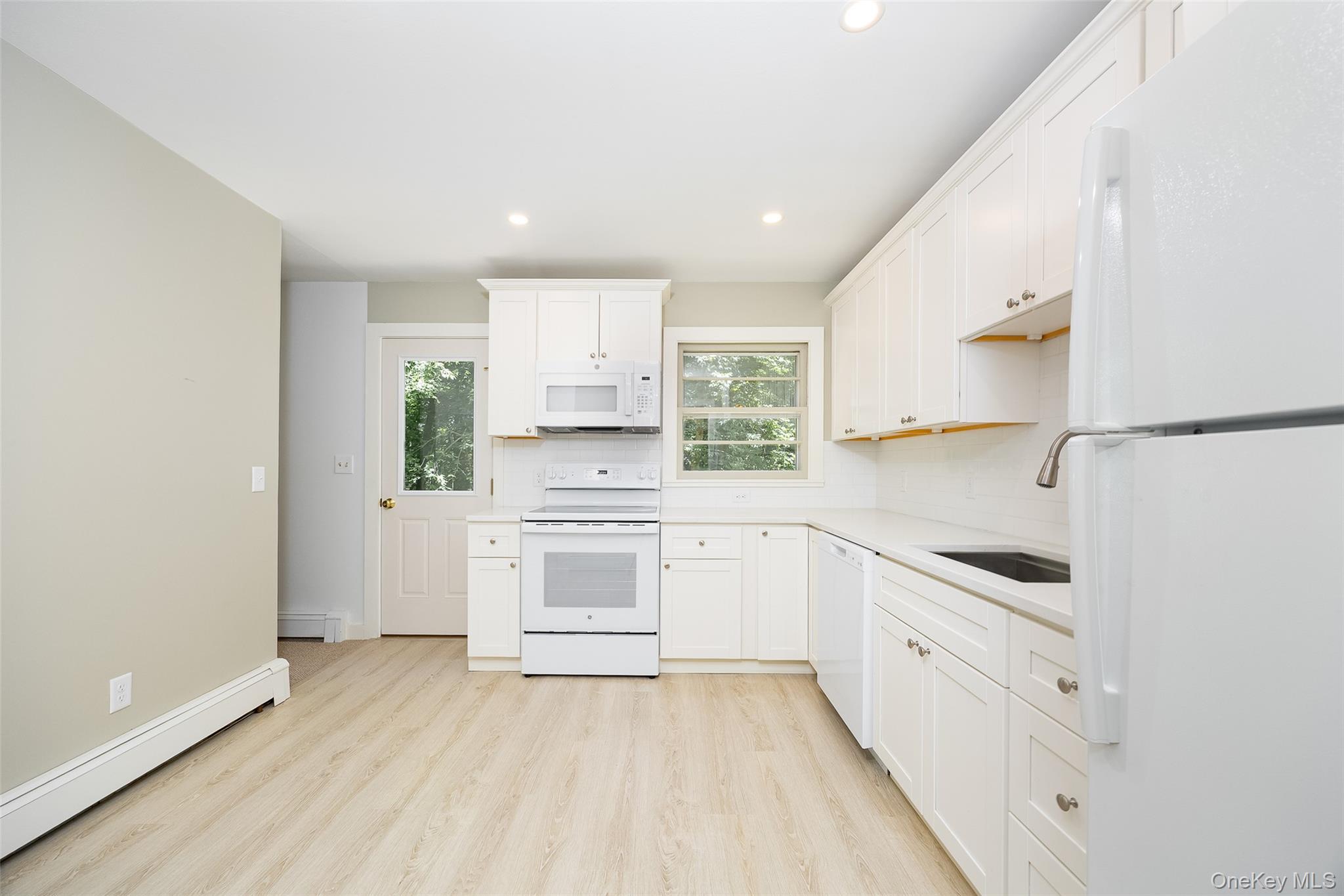 Single Family Willow Brook  Dutchess County, NY 12514, MLS-1006981-11